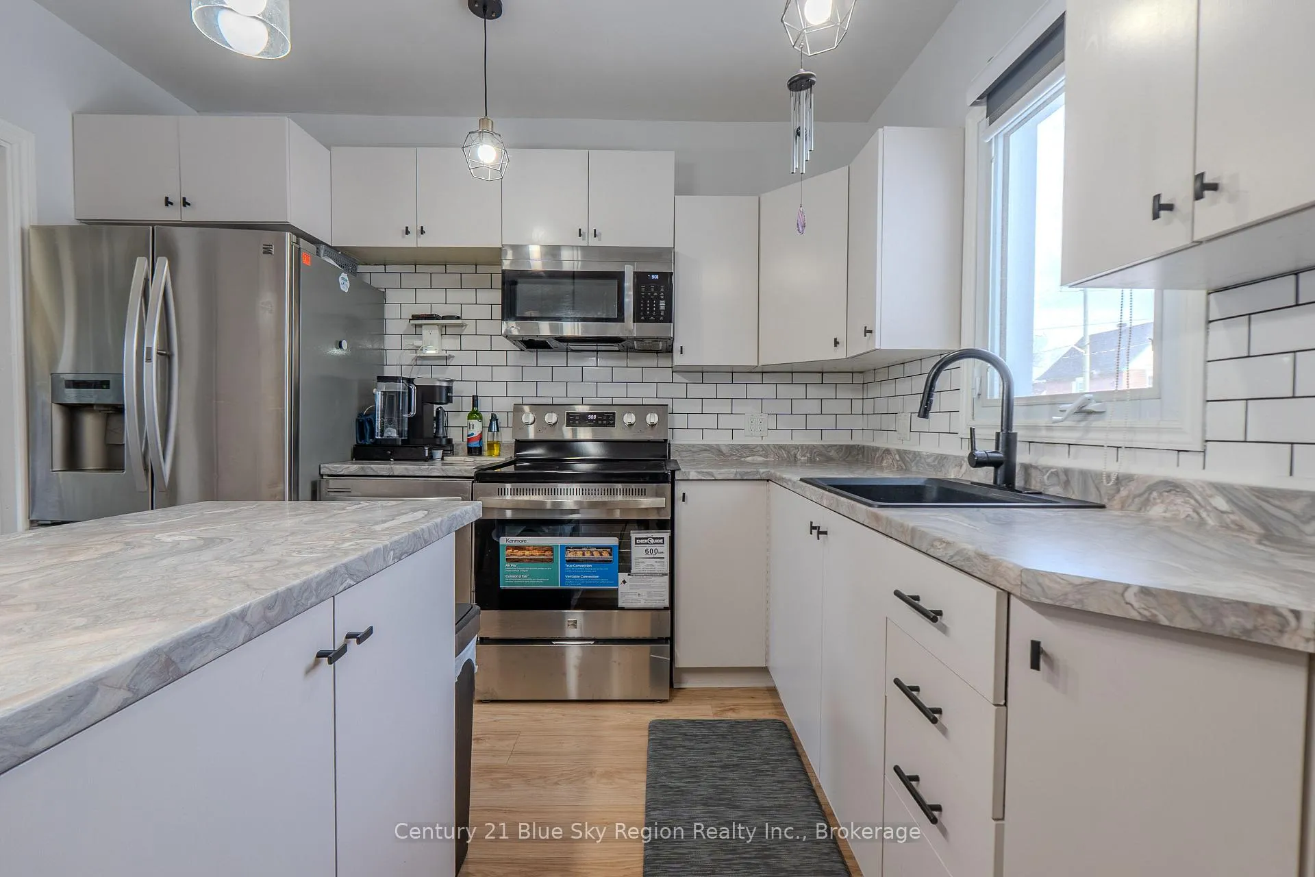 Photo 15 of 127 Fifth Avenue E, North Bay, Central — HOMEH