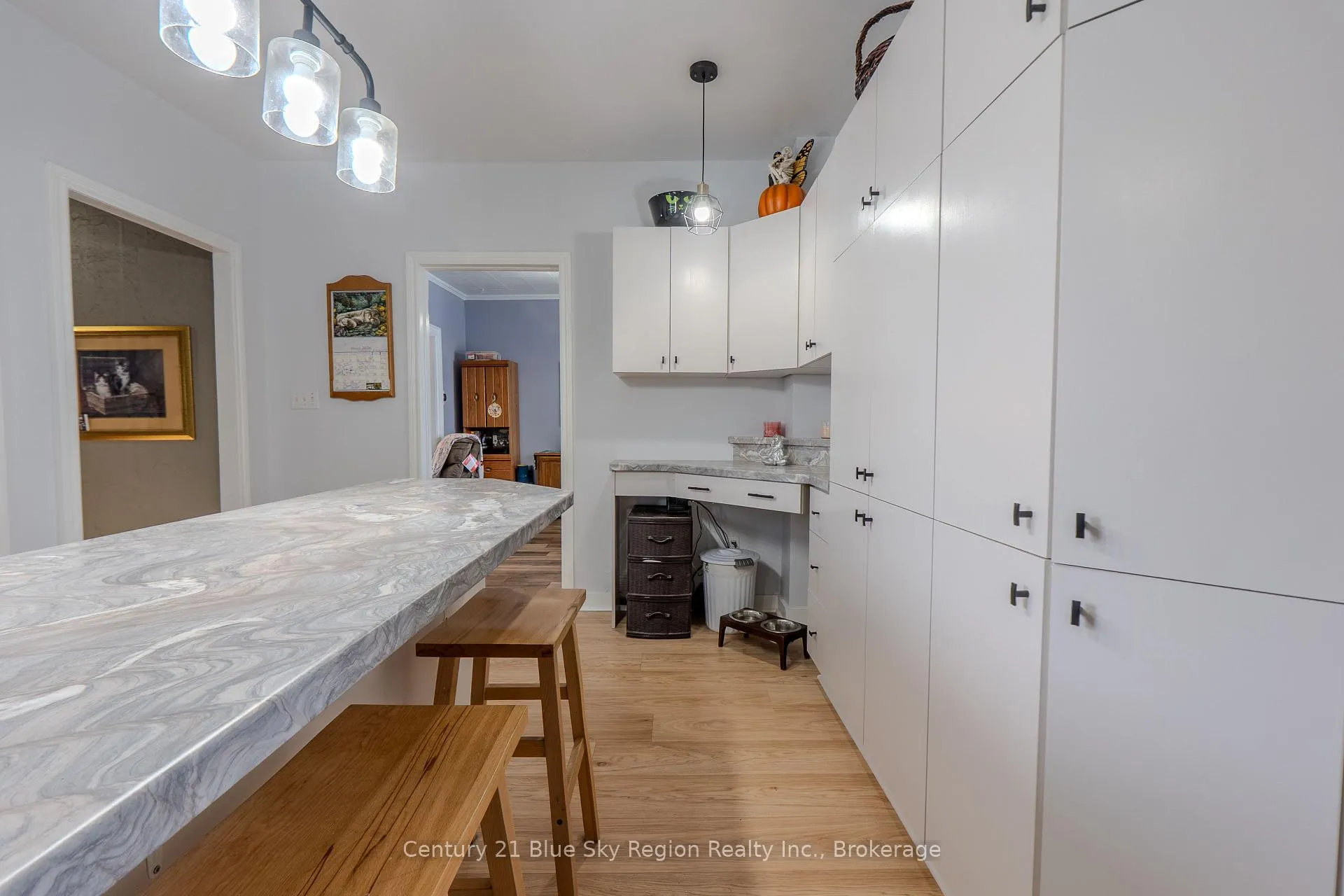 Photo 16 of 127 Fifth Avenue E, North Bay, Central — HOMEH