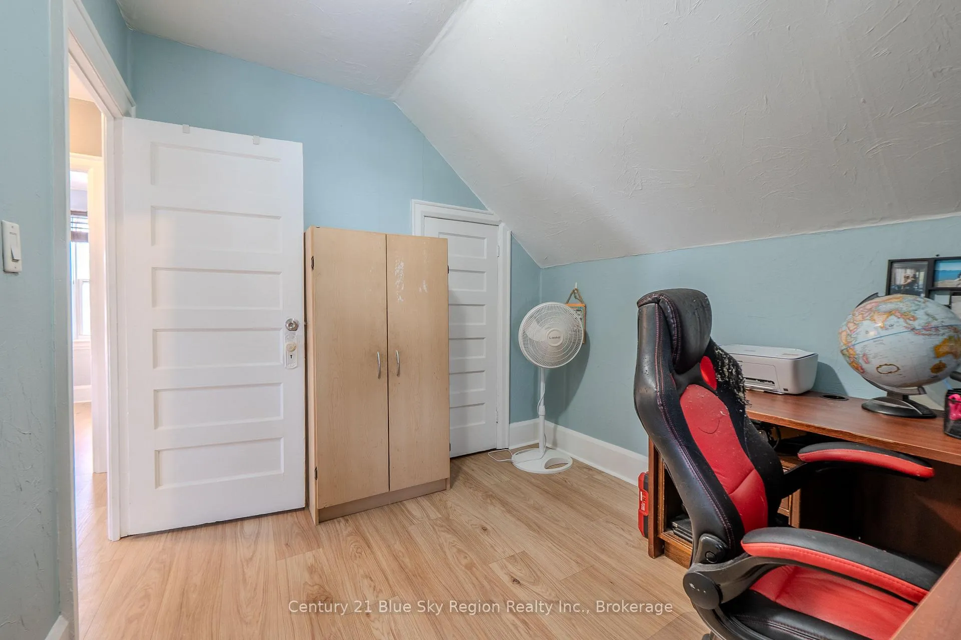 Photo 20 of 127 Fifth Avenue E, North Bay, Central — HOMEH