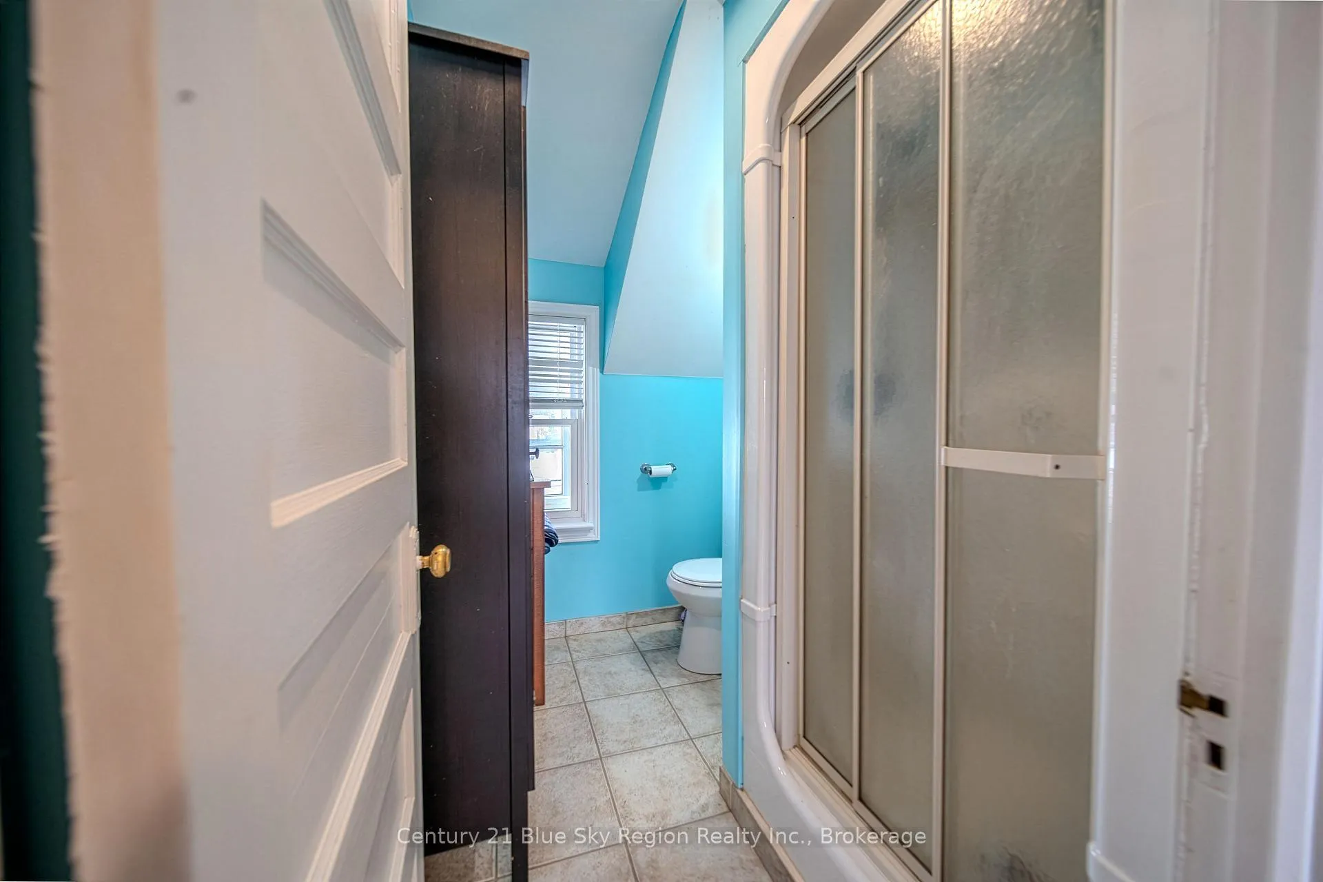 Photo 28 of 127 Fifth Avenue E, North Bay, Central — HOMEH