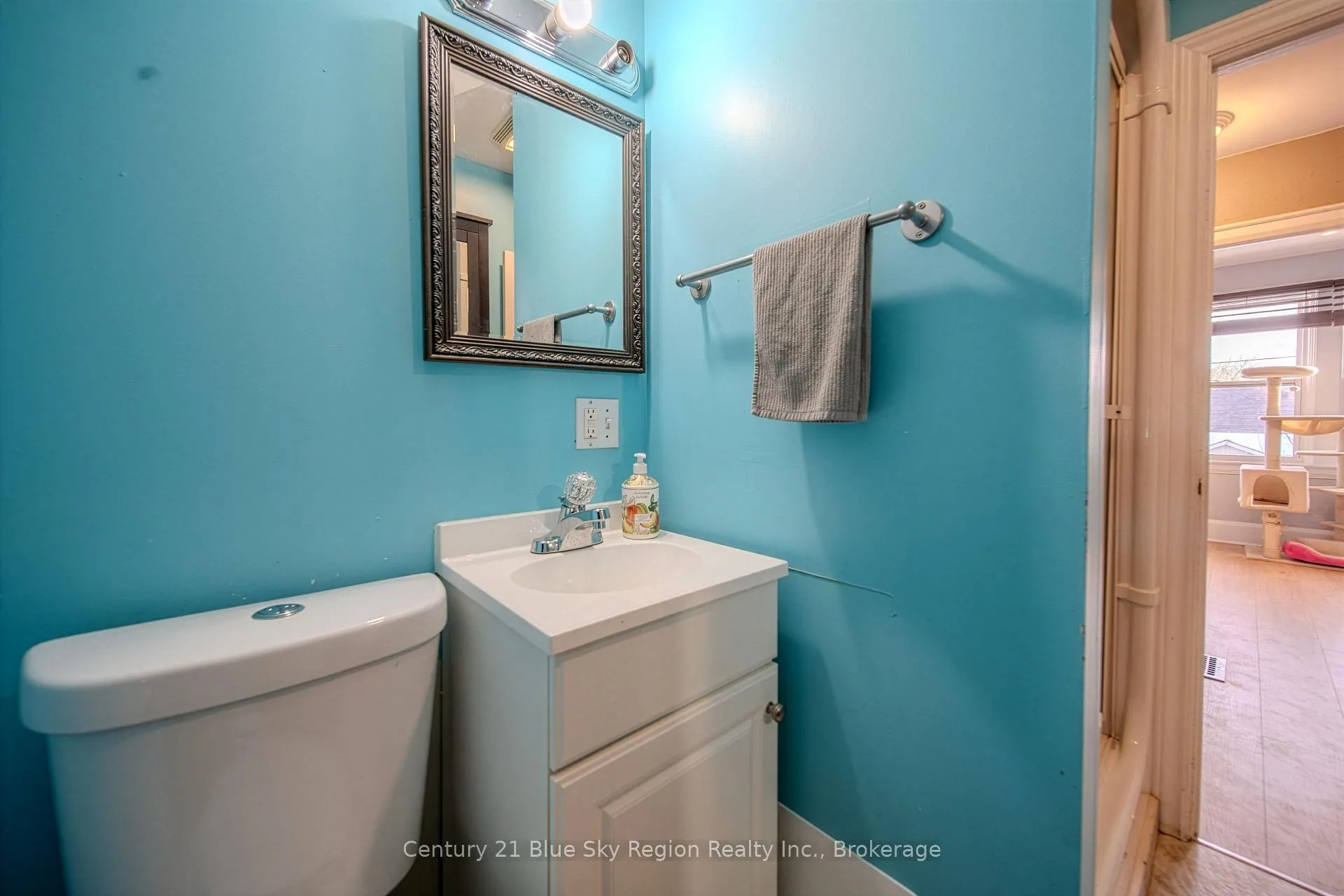 Photo 29 of 127 Fifth Avenue E, North Bay, Central — HOMEH