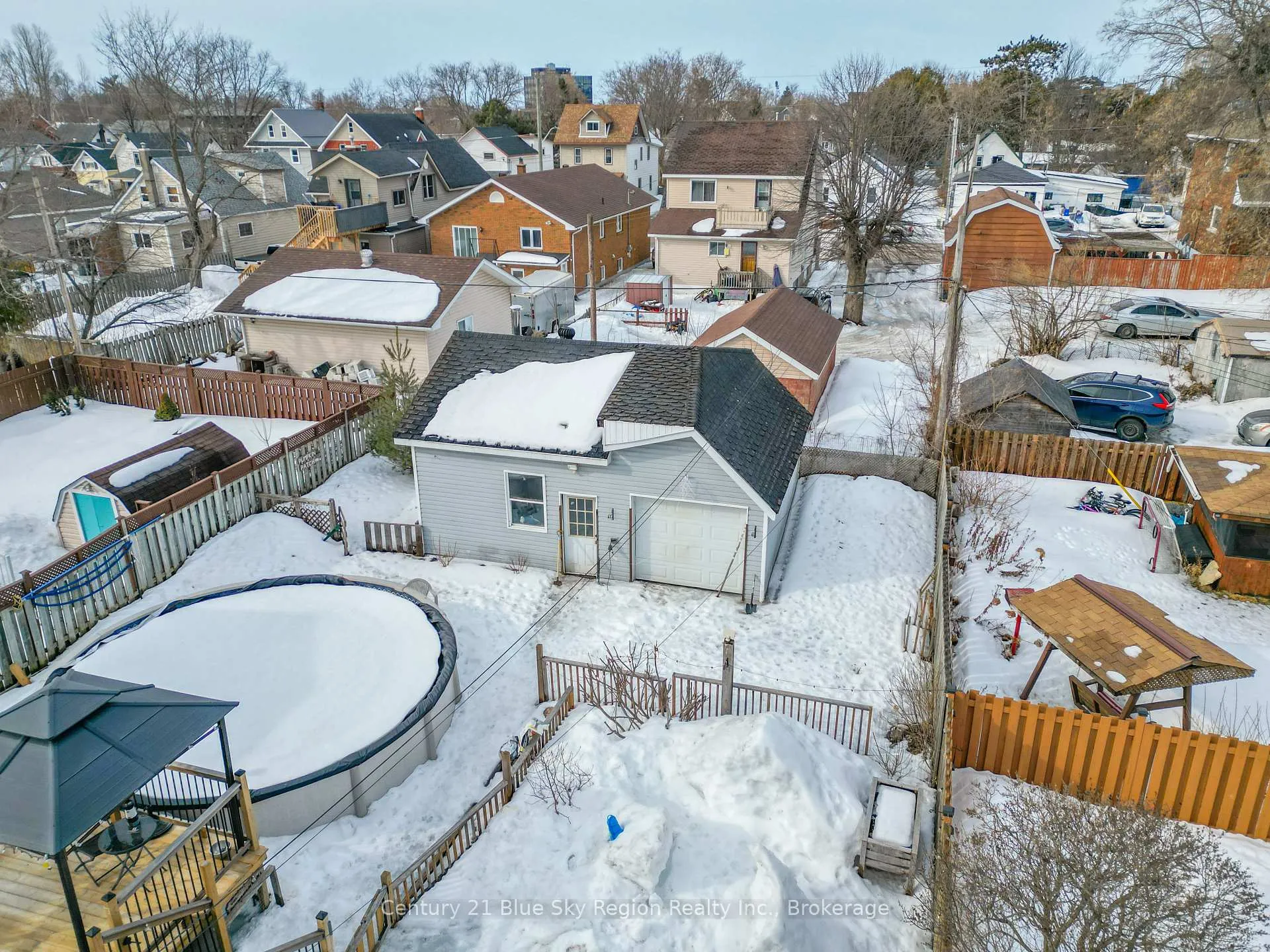 Photo 33 of 127 Fifth Avenue E, North Bay, Central — HOMEH