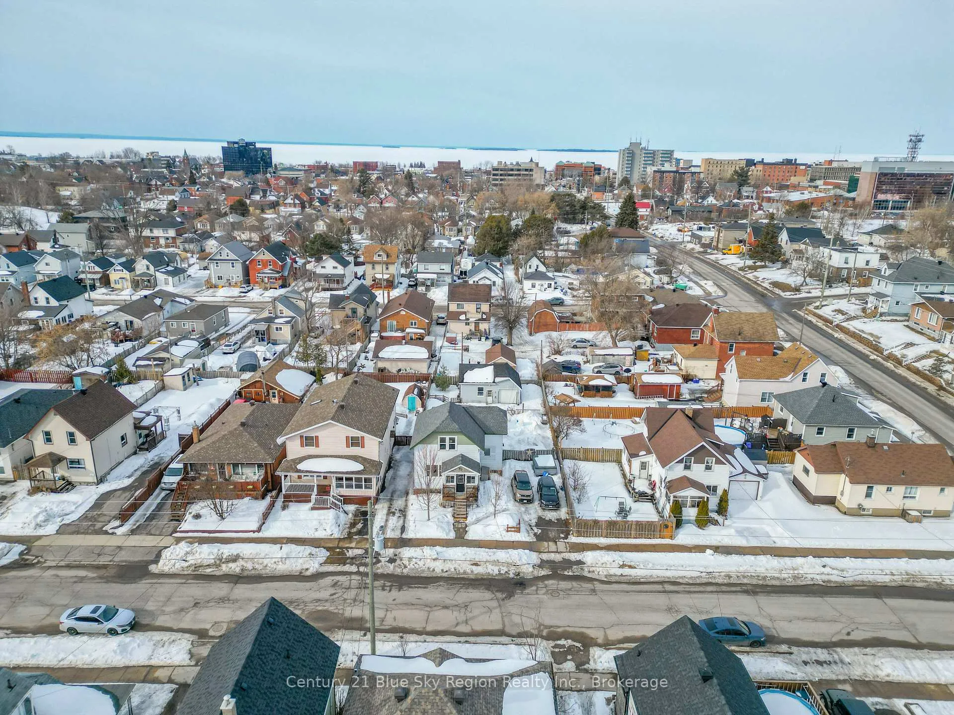 Photo 39 of 127 Fifth Avenue E, North Bay, Central — HOMEH