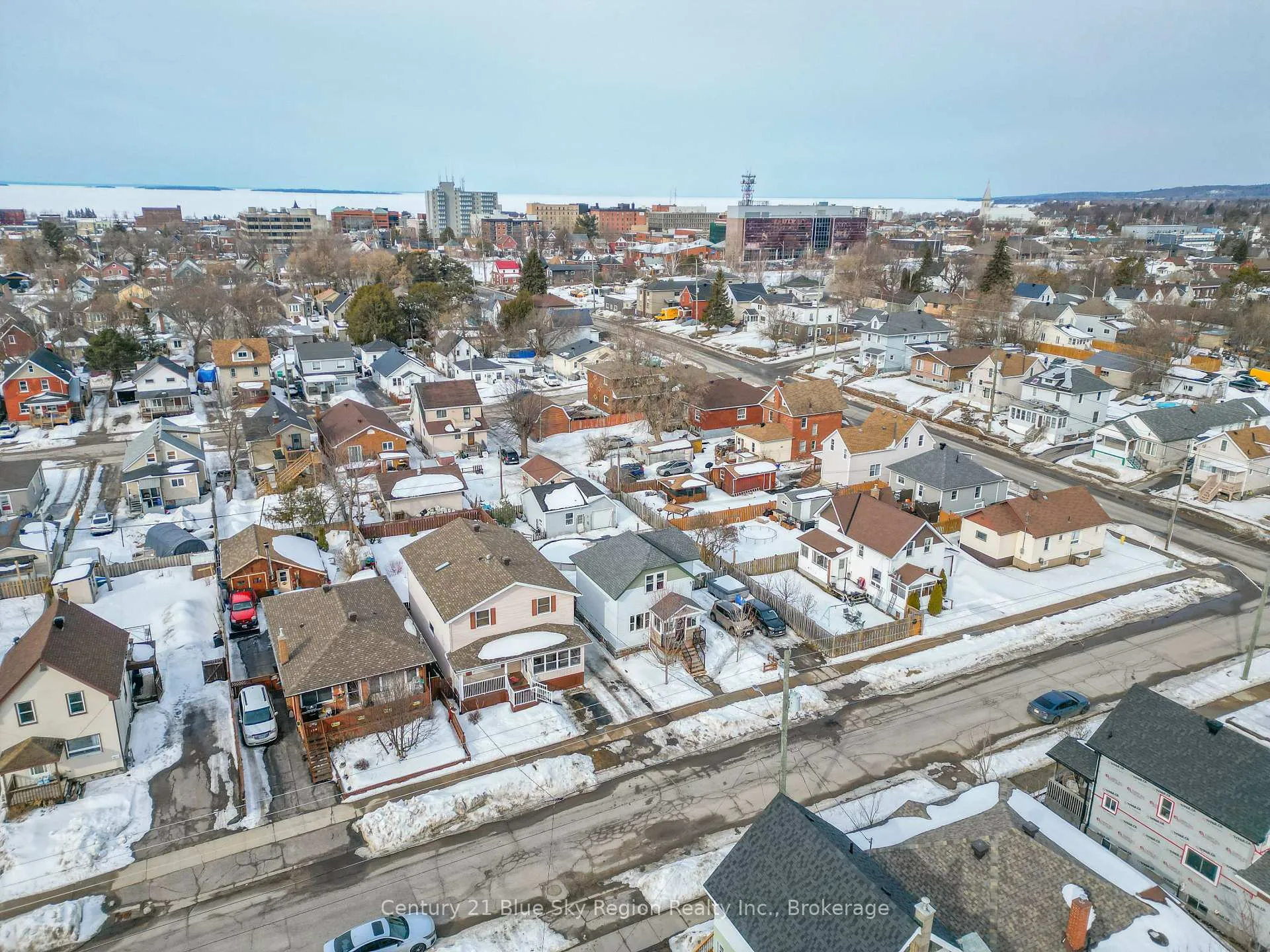 Photo 41 of 127 Fifth Avenue E, North Bay, Central — HOMEH