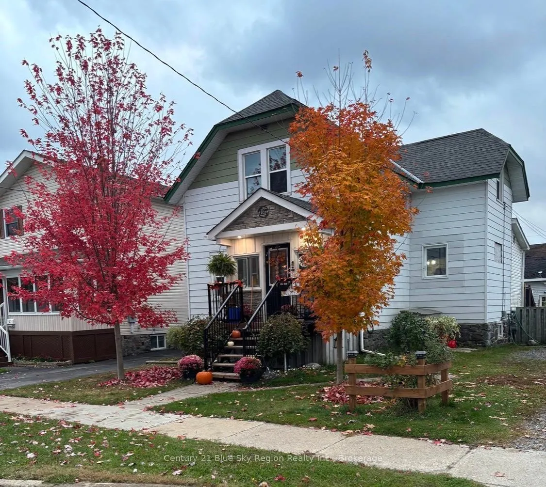 Photo 44 of 127 Fifth Avenue E, North Bay, Central — HOMEH