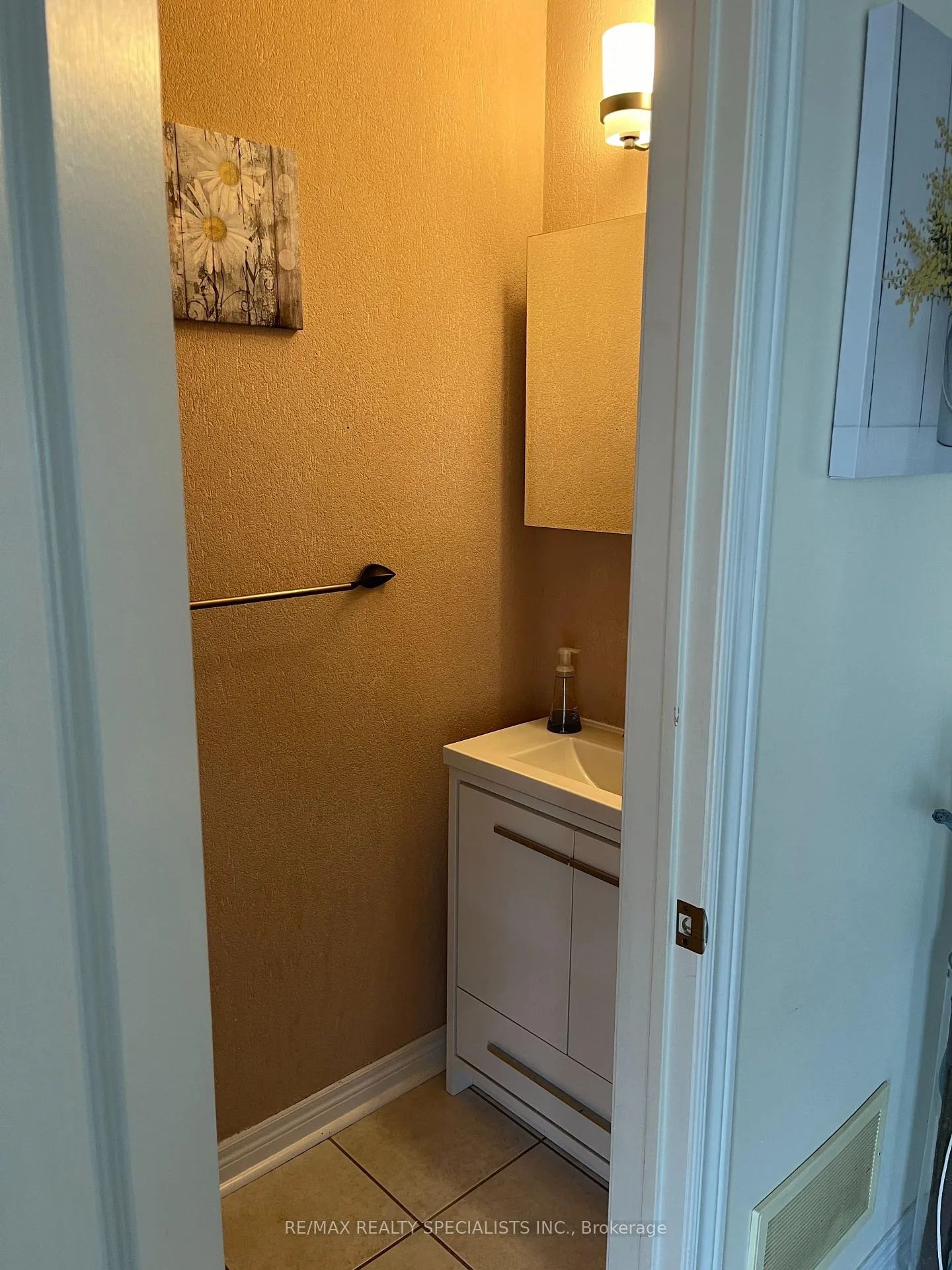 Photo 3 of 1098 Cumming Boulevard, Milton, Clarke — HOMEH