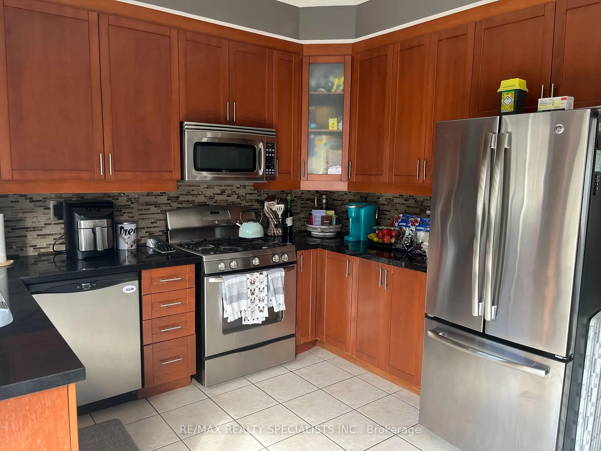 Photo 5 of 1098 Cumming Boulevard, Milton, Clarke — HOMEH
