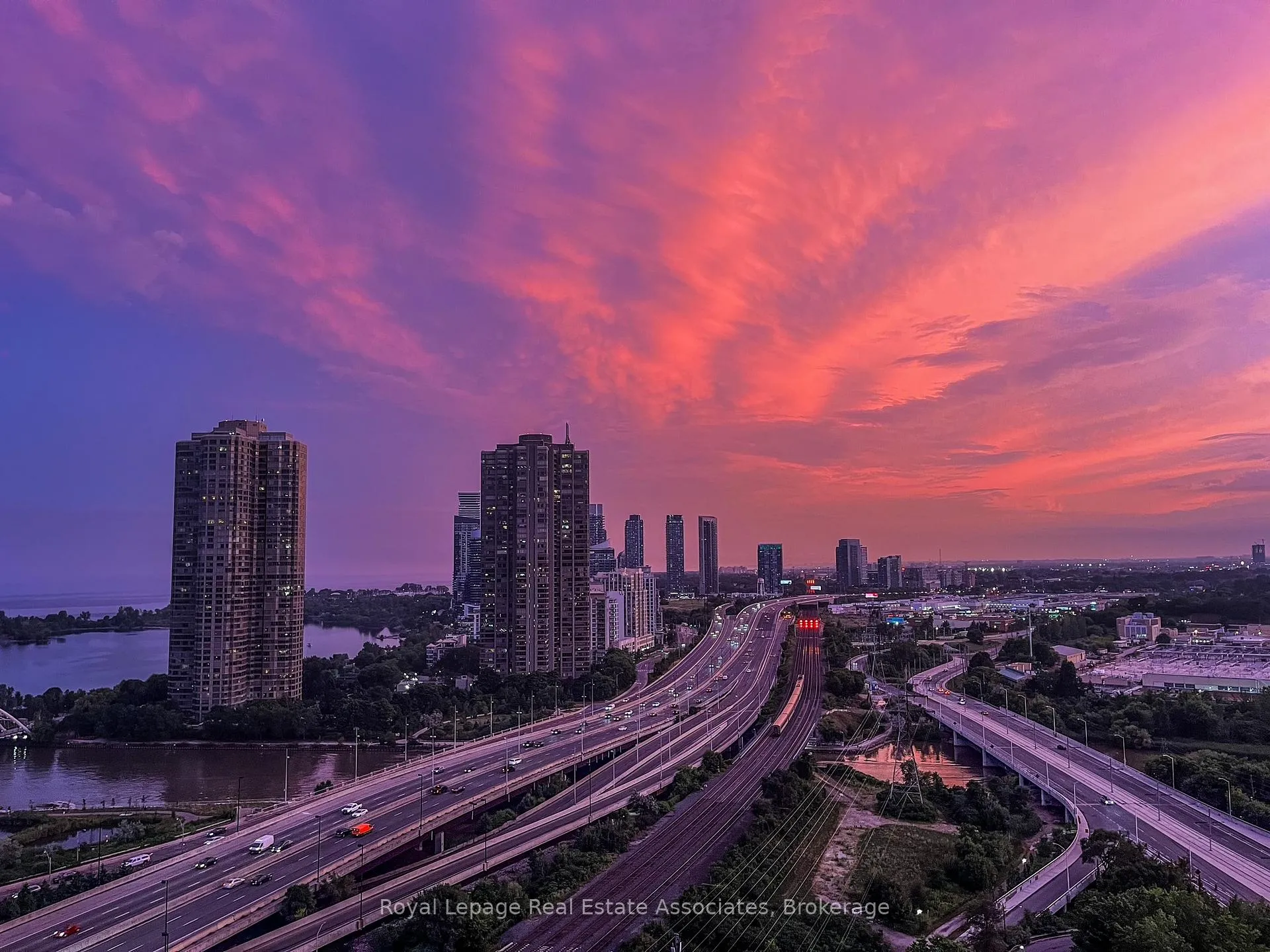 Photo 2 of Unit 2206, 105 The Queensway, Toronto, High Park-Swansea — HOMEH