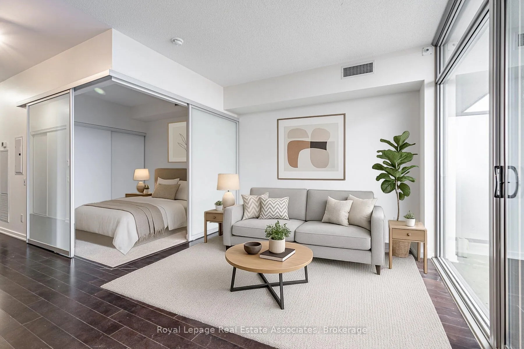 Photo 3 of Unit 2206, 105 The Queensway, Toronto, High Park-Swansea — HOMEH