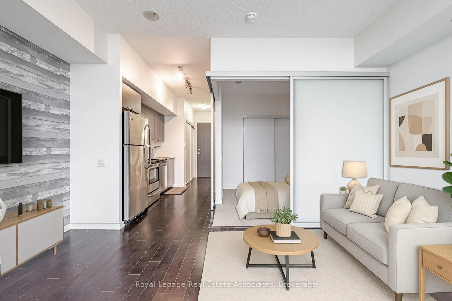 Photo 6 of Unit 2206, 105 The Queensway, Toronto, High Park-Swansea — HOMEH