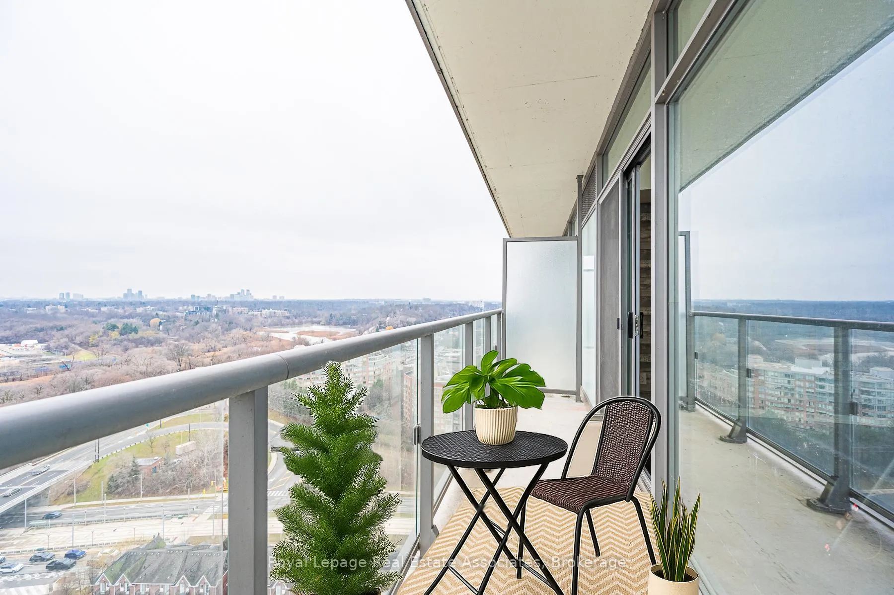 Photo 14 of Unit 2206, 105 The Queensway, Toronto, High Park-Swansea — HOMEH
