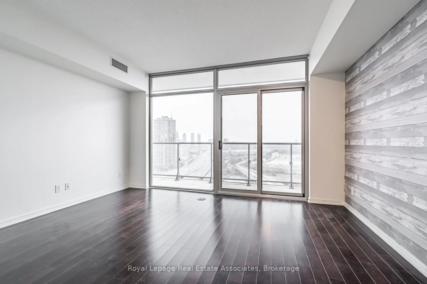 Photo 18 of Unit 2206, 105 The Queensway, Toronto, High Park-Swansea — HOMEH