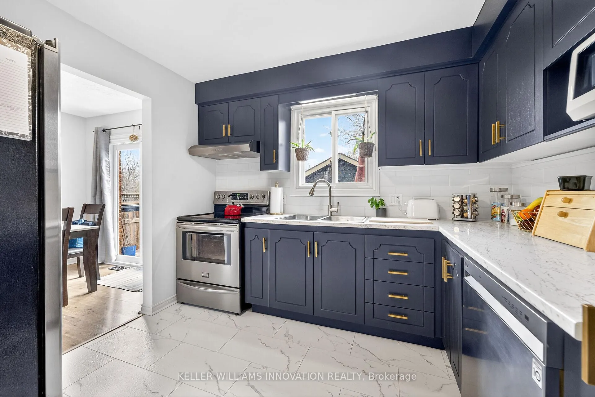 Photo 6 of 19 Grand Avenue, Grimsby, Grimsby Beach — HOMEH