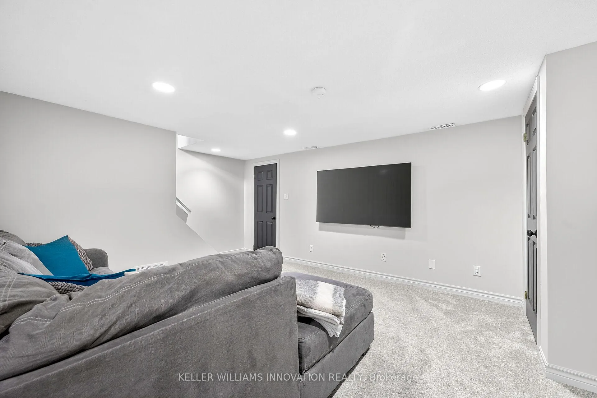 Photo 33 of 19 Grand Avenue, Grimsby, Grimsby Beach — HOMEH