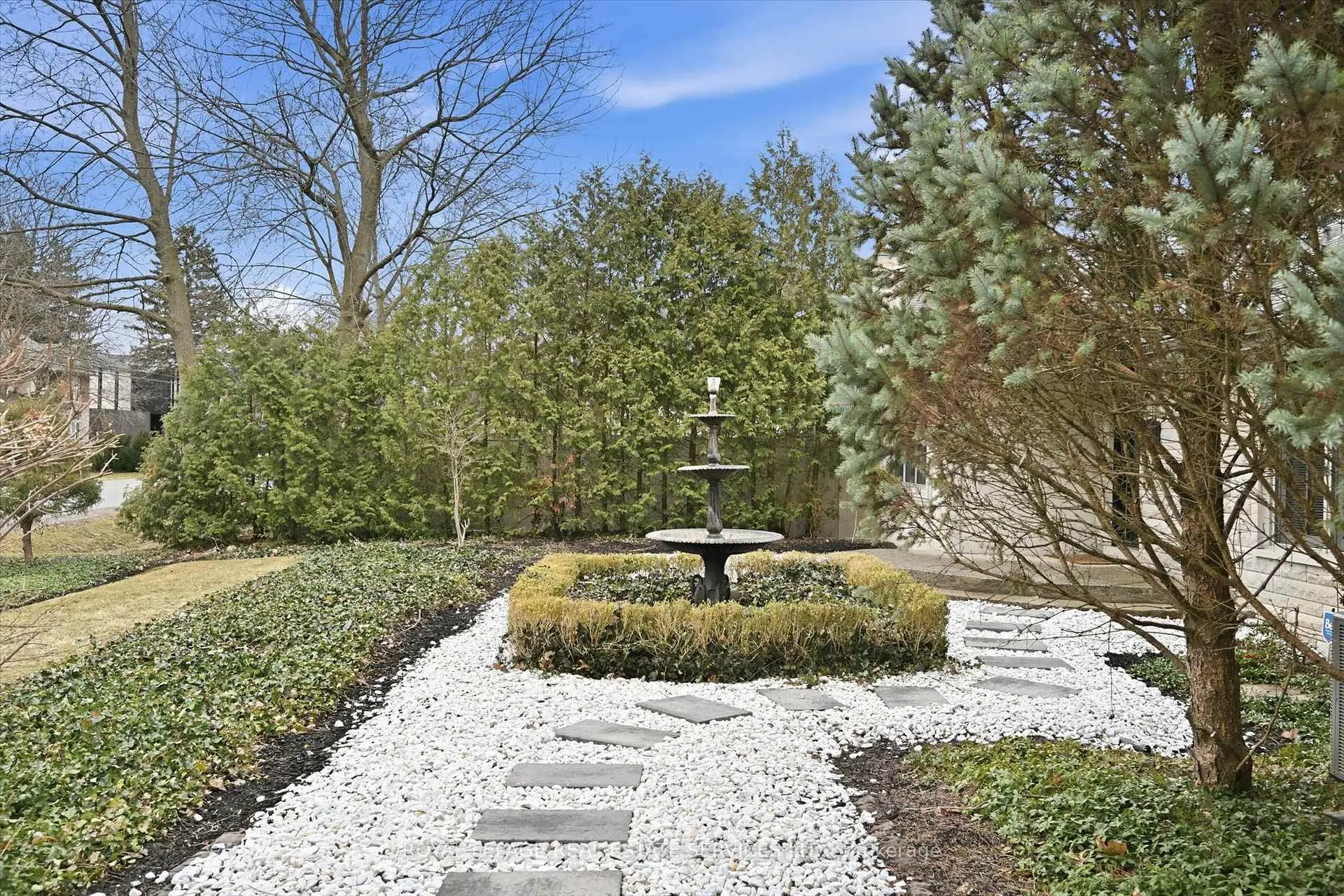Photo 3 of 108 Lloyminn Avenue, Hamilton, Ancaster — HOMEH