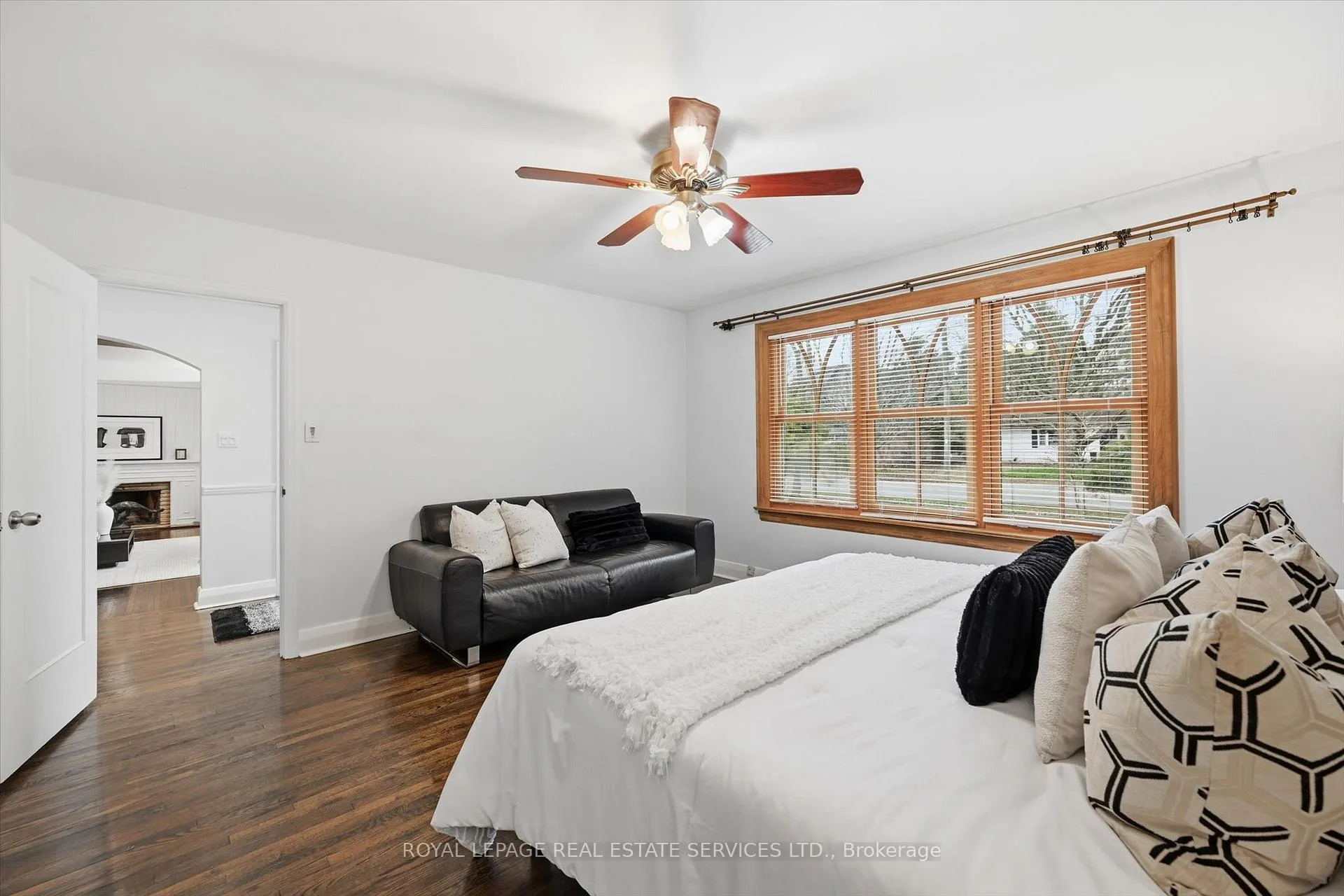 Photo 7 of 108 Lloyminn Avenue, Hamilton, Ancaster — HOMEH
