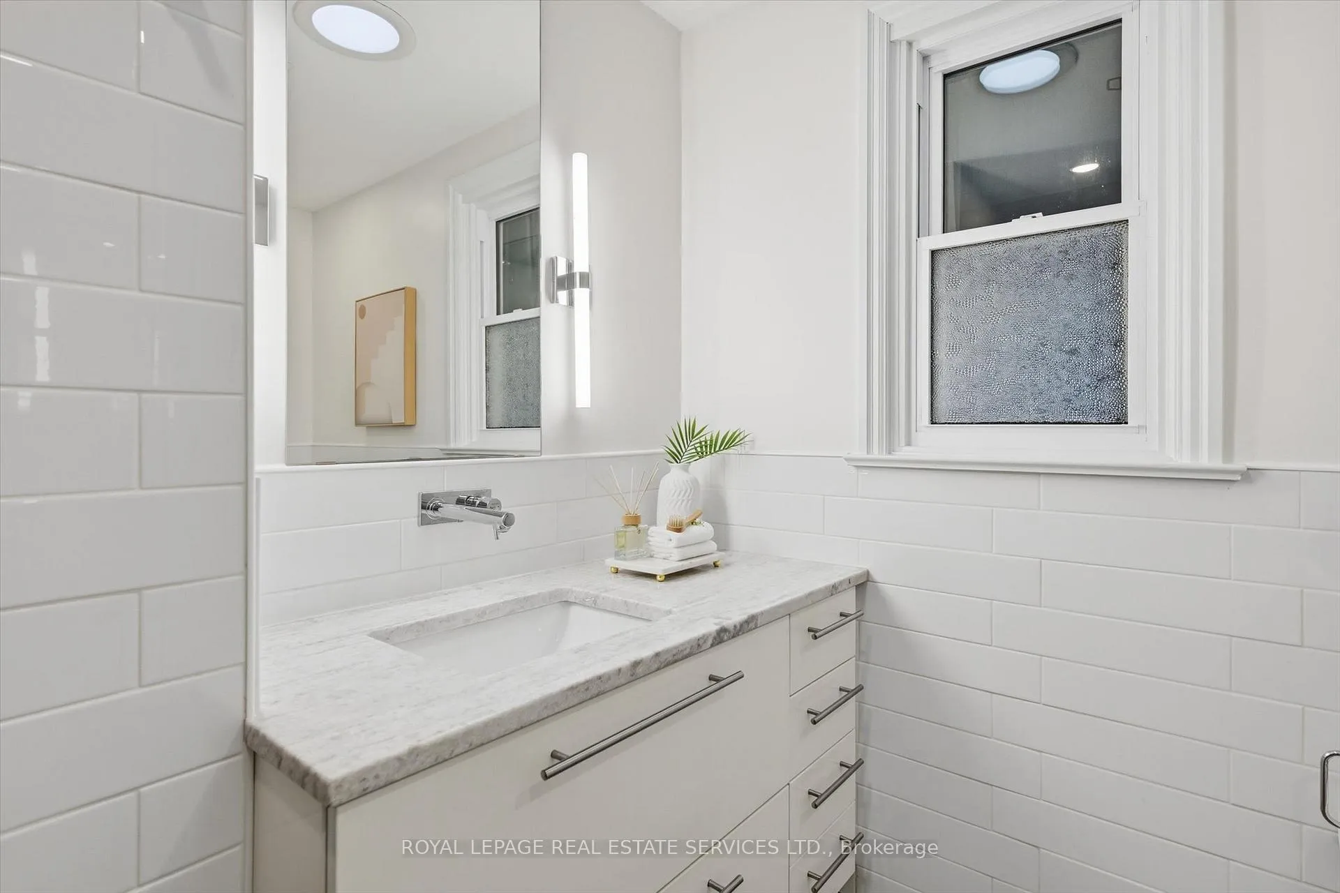 Photo 20 of 108 Lloyminn Avenue, Hamilton, Ancaster — HOMEH