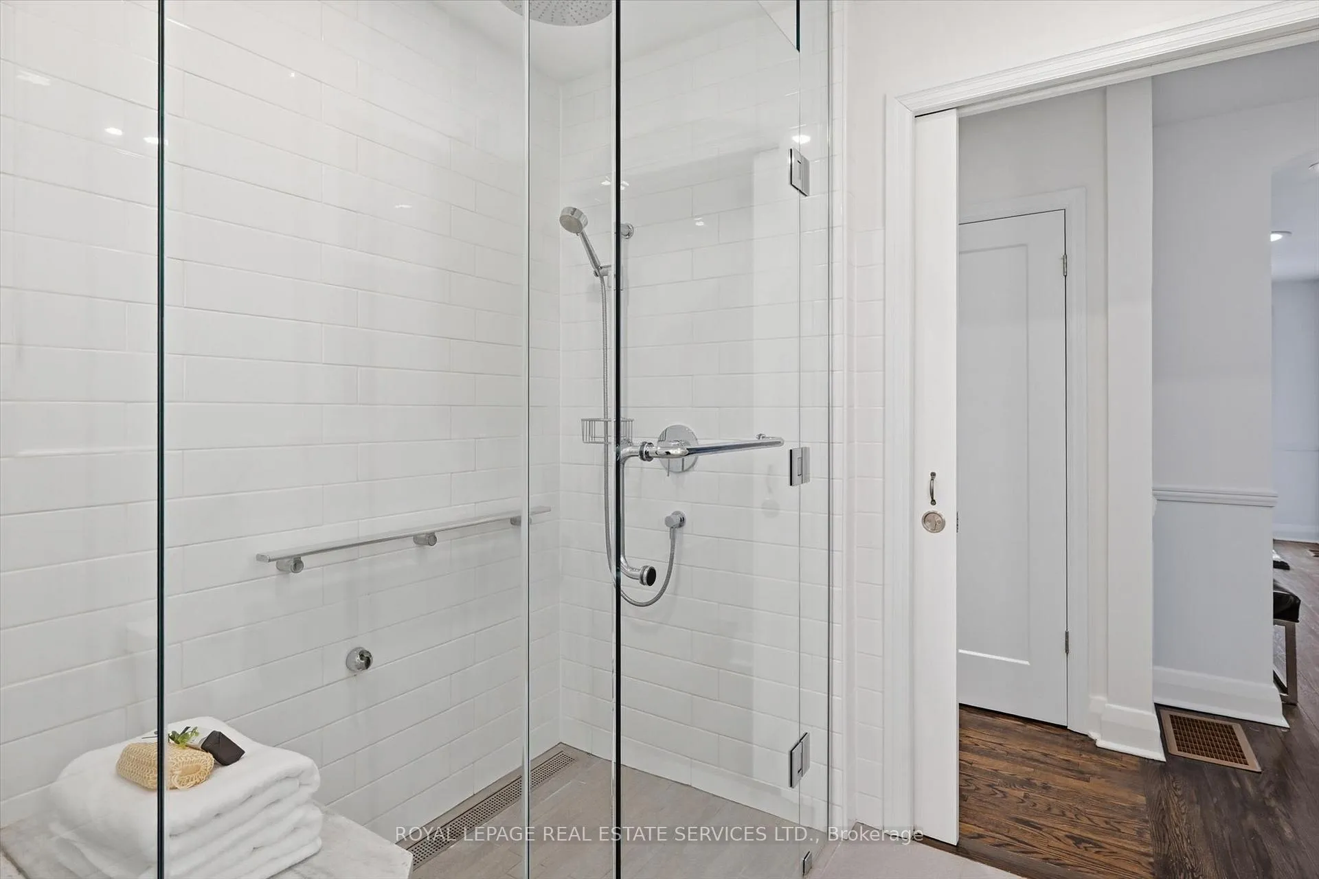 Photo 21 of 108 Lloyminn Avenue, Hamilton, Ancaster — HOMEH