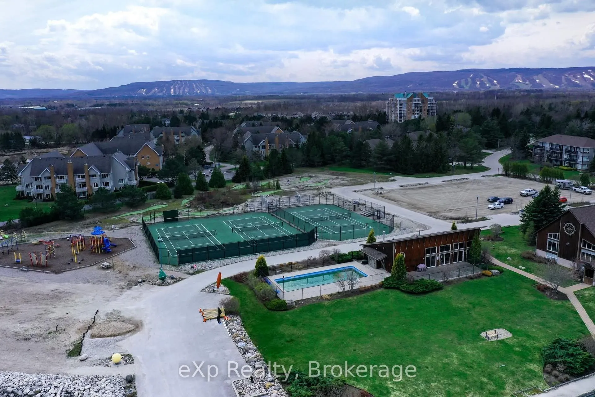 Photo 11 of Unit 8, 337 Mariners Way, Collingwood — HOMEH