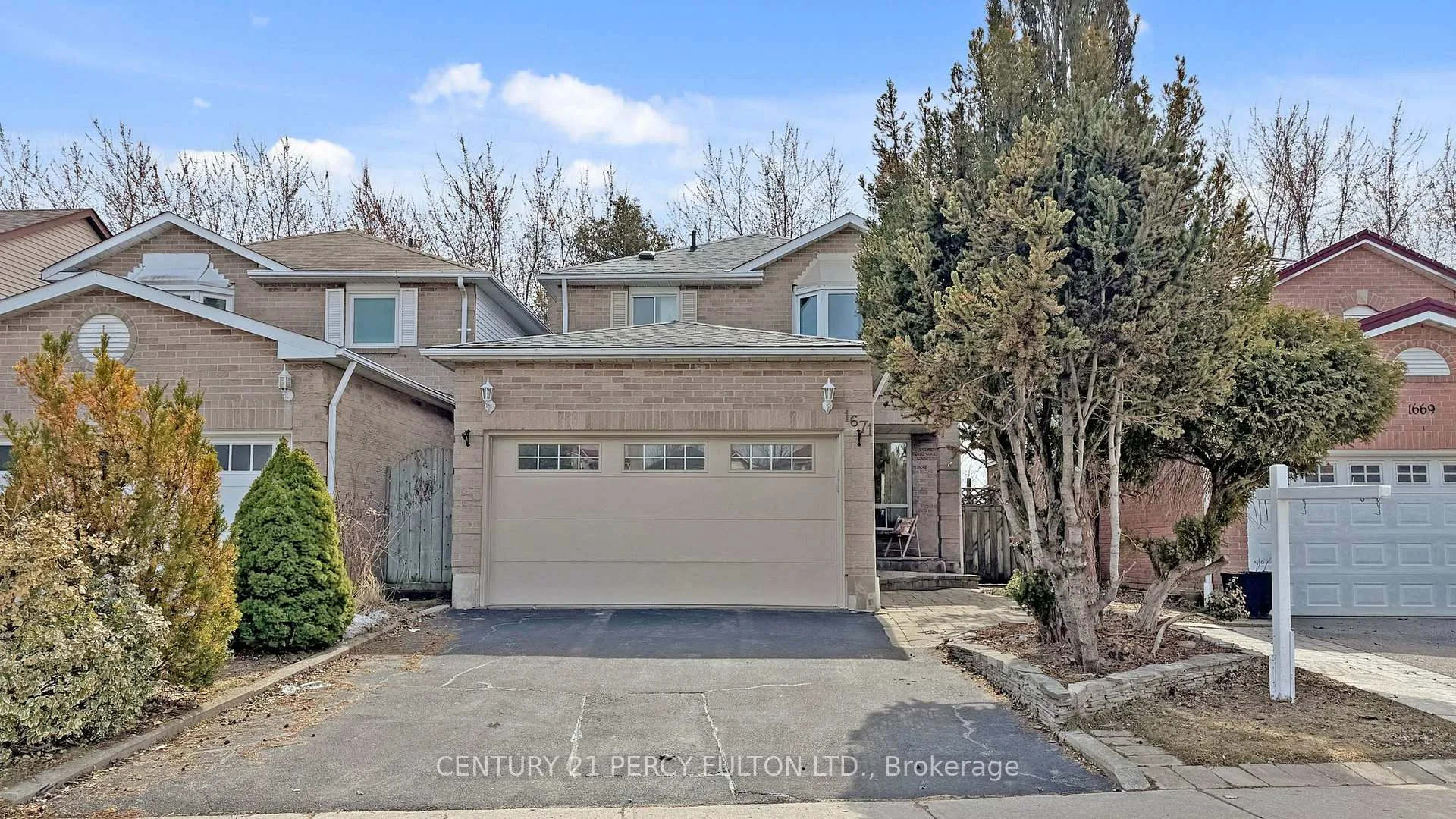 Photo 3 of 1671 Portland Court, Pickering, Village East — HOMEH