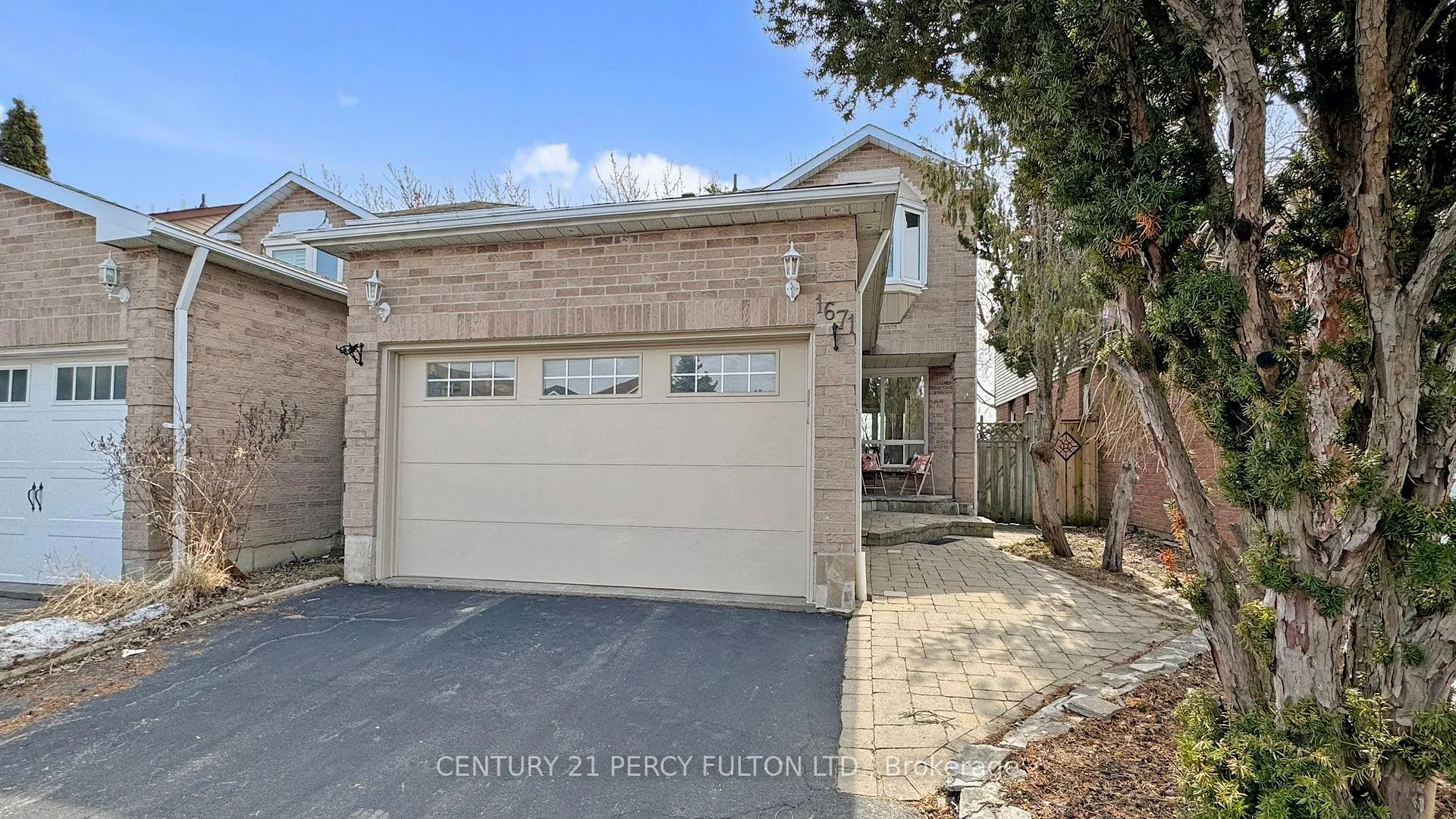 Photo 4 of 1671 Portland Court, Pickering, Village East — HOMEH