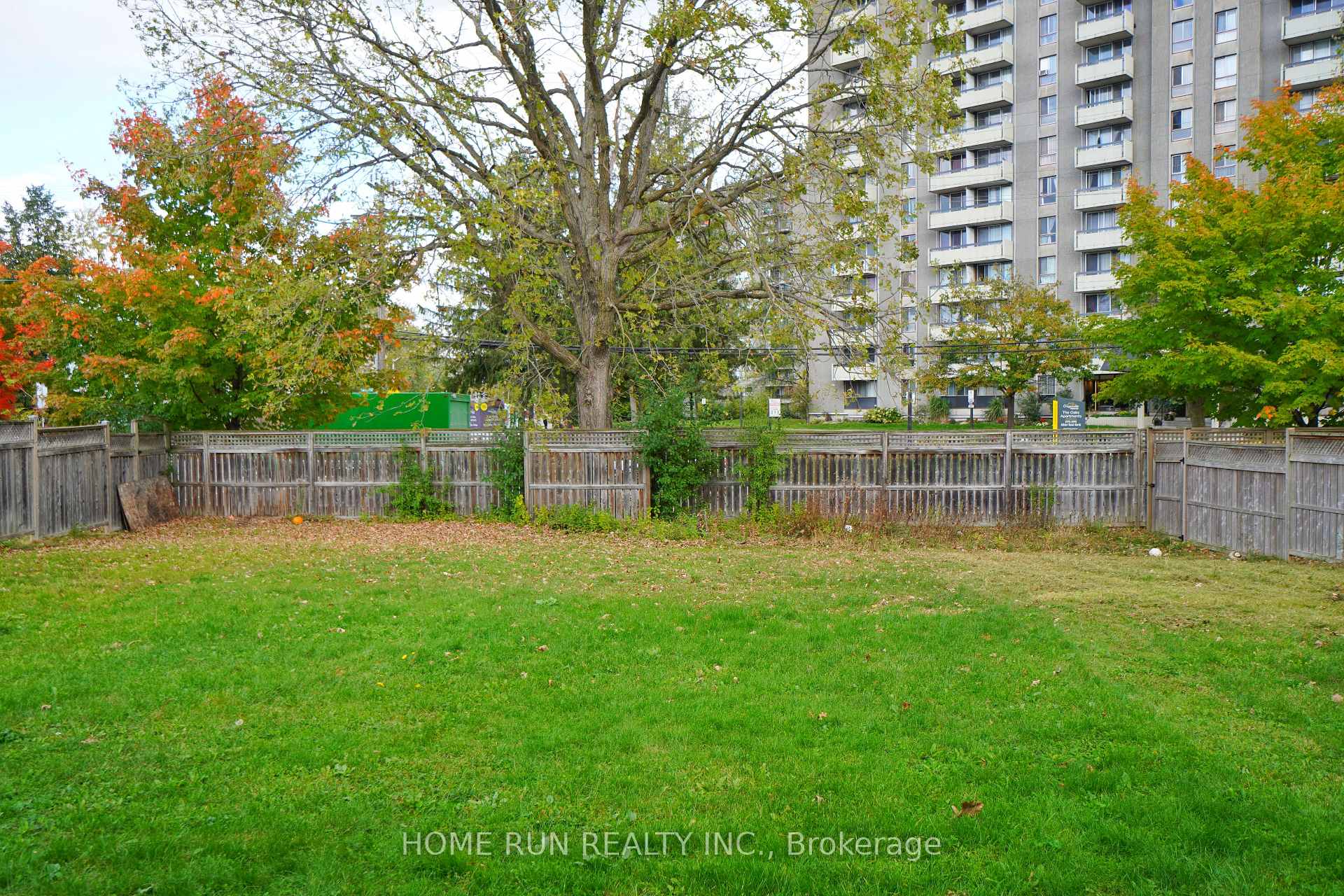 Photo 30 of 146 Lilibet Crescent, Ottawa, Ellwood — HOMEH