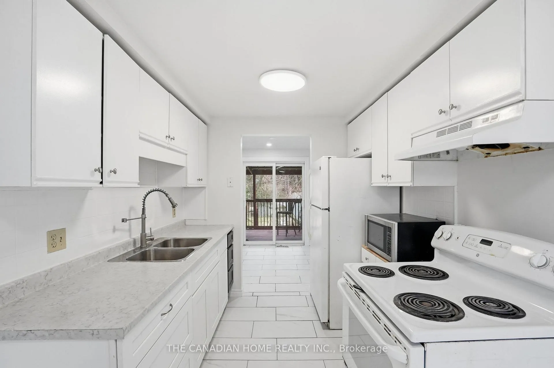 Photo 6 of 61 Freeman Crescent, Norfolk, Simcoe — HOMEH