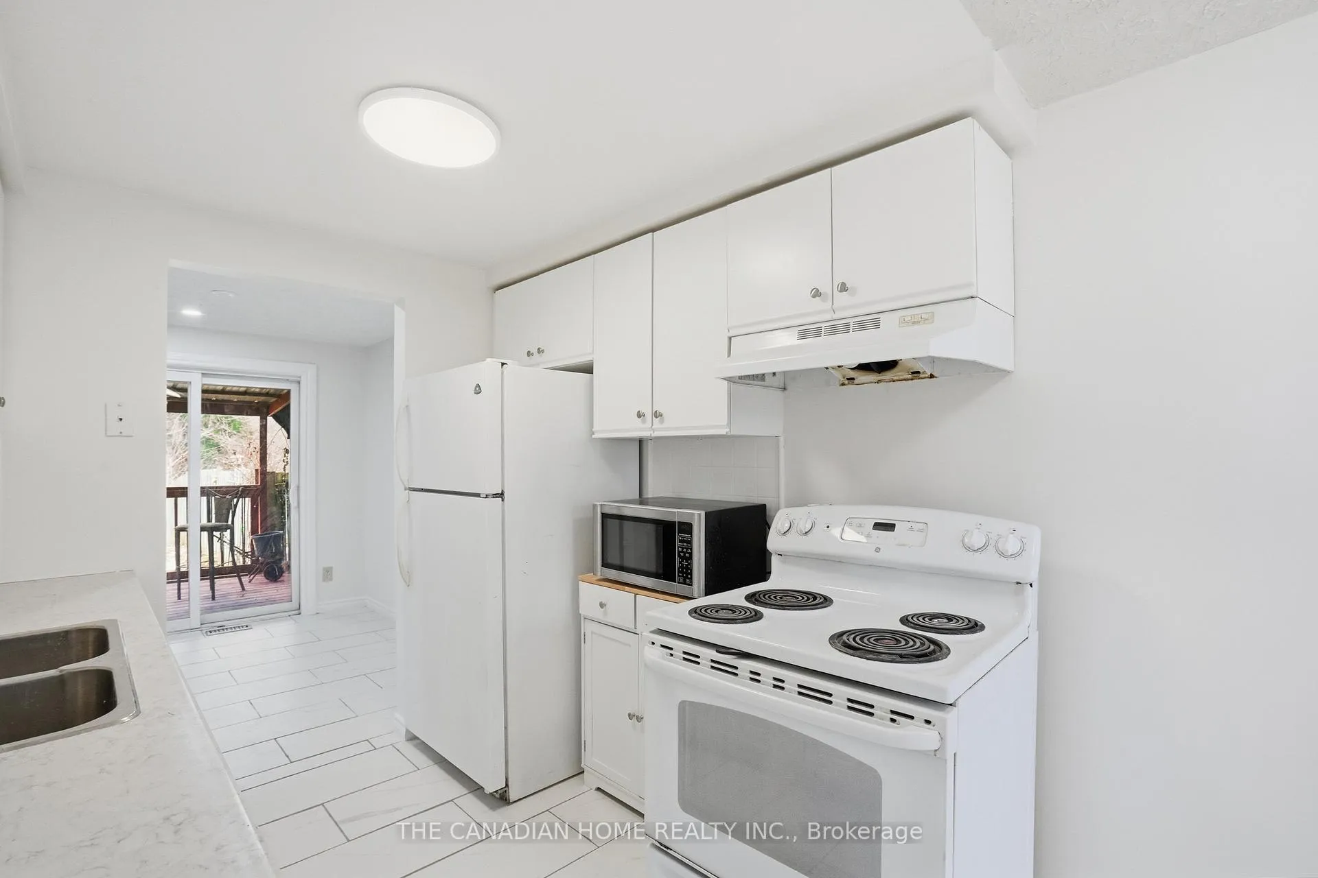 Photo 7 of 61 Freeman Crescent, Norfolk, Simcoe — HOMEH