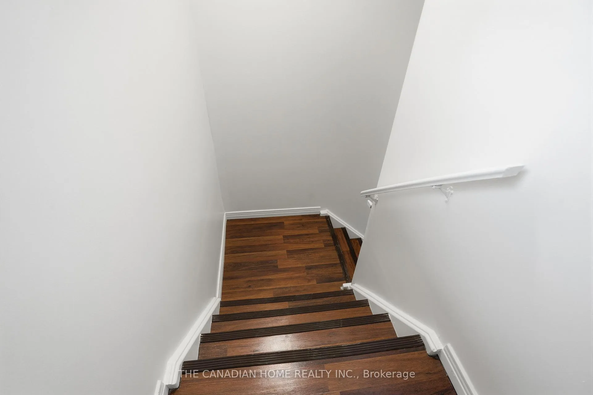 Photo 19 of 61 Freeman Crescent, Norfolk, Simcoe — HOMEH