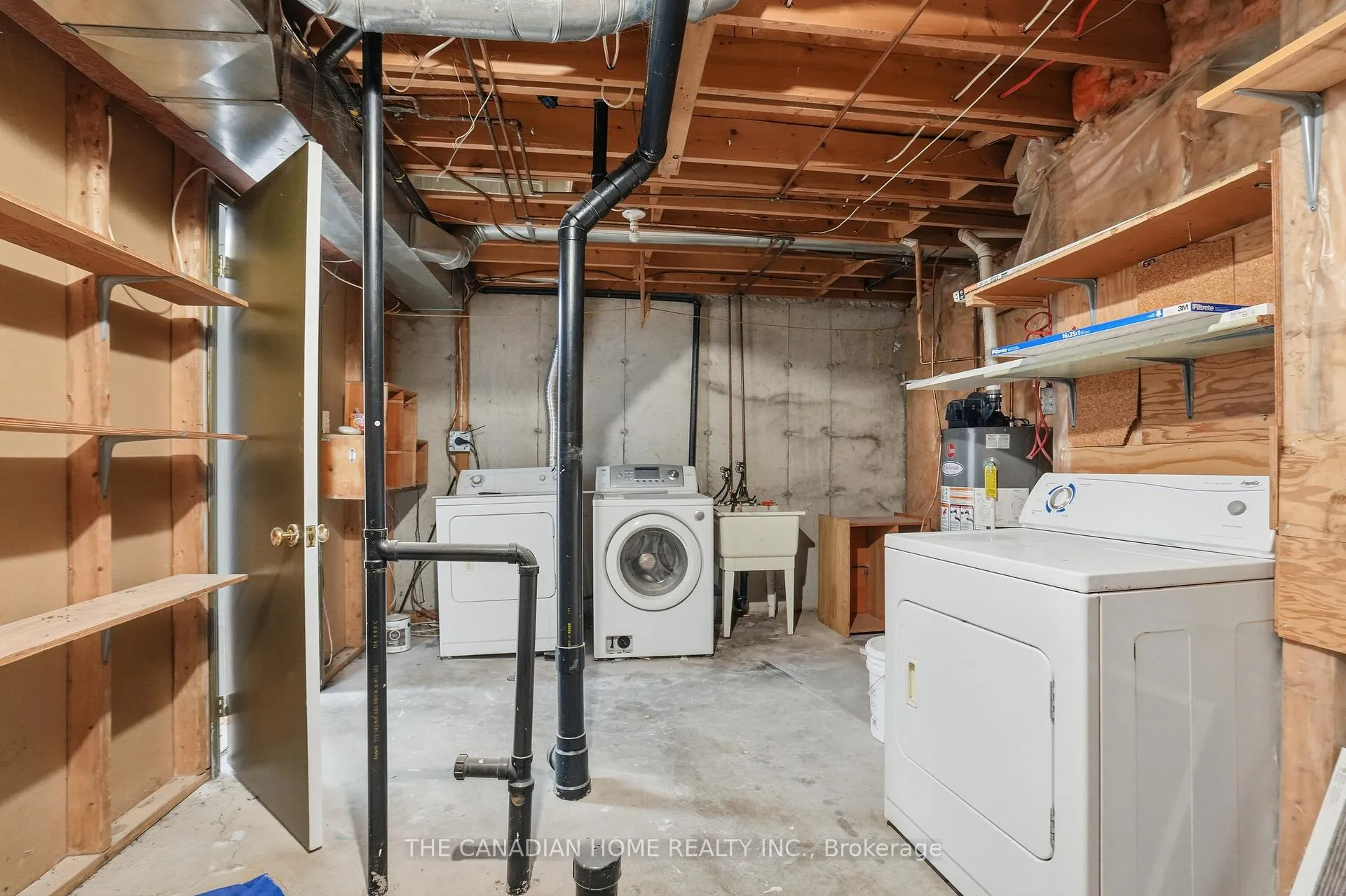 Photo 37 of 61 Freeman Crescent, Norfolk, Simcoe — HOMEH