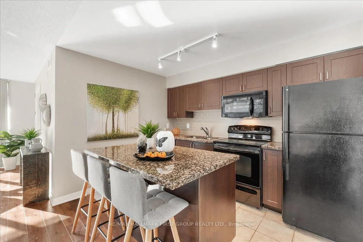 Photo 5 of Unit 303, 1600 Charles Street, Whitby, Port Whitby — HOMEH