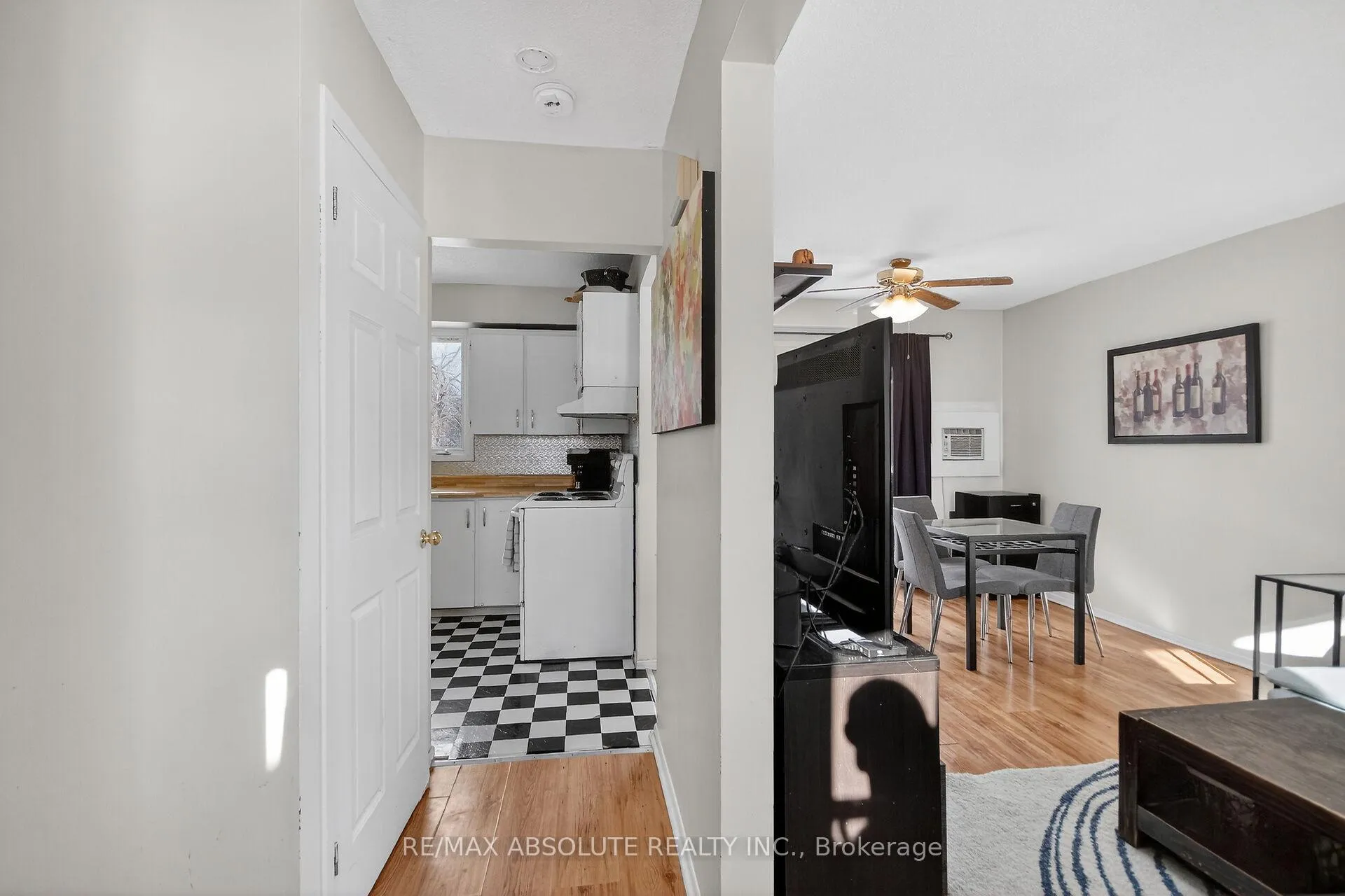Photo 3 of Unit 12, 68 King Street, Ottawa, Richmond — HOMEH