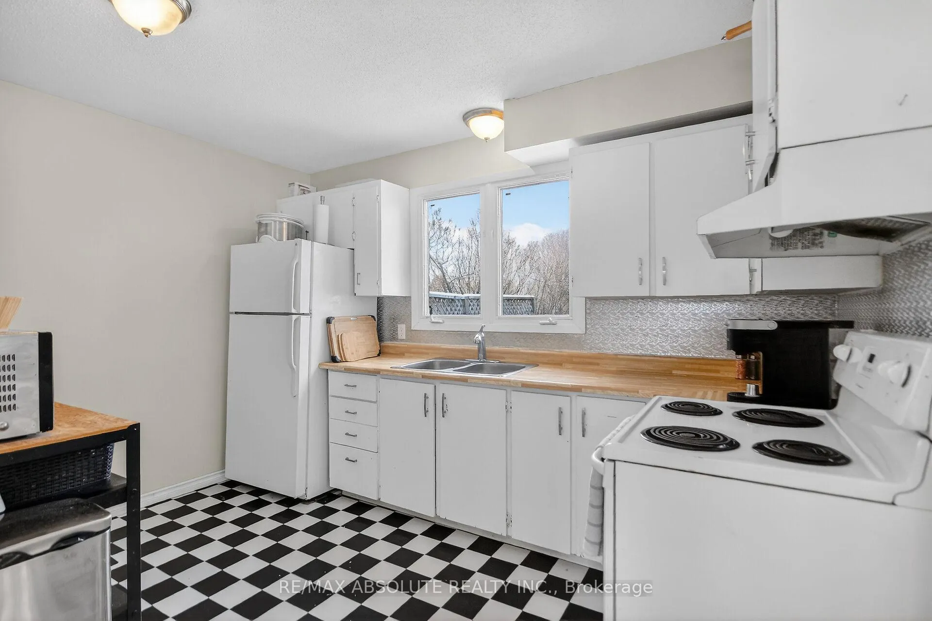 Photo 5 of Unit 12, 68 King Street, Ottawa, Richmond — HOMEH