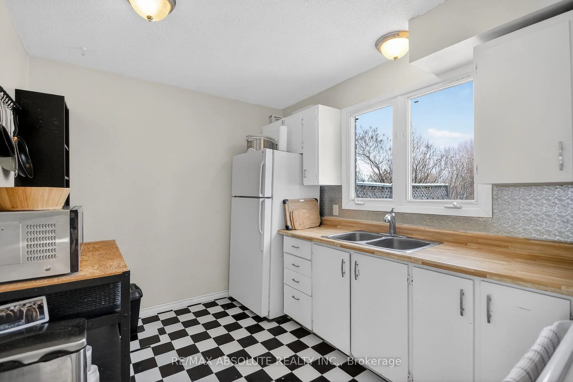 Photo 6 of Unit 12, 68 King Street, Ottawa, Richmond — HOMEH