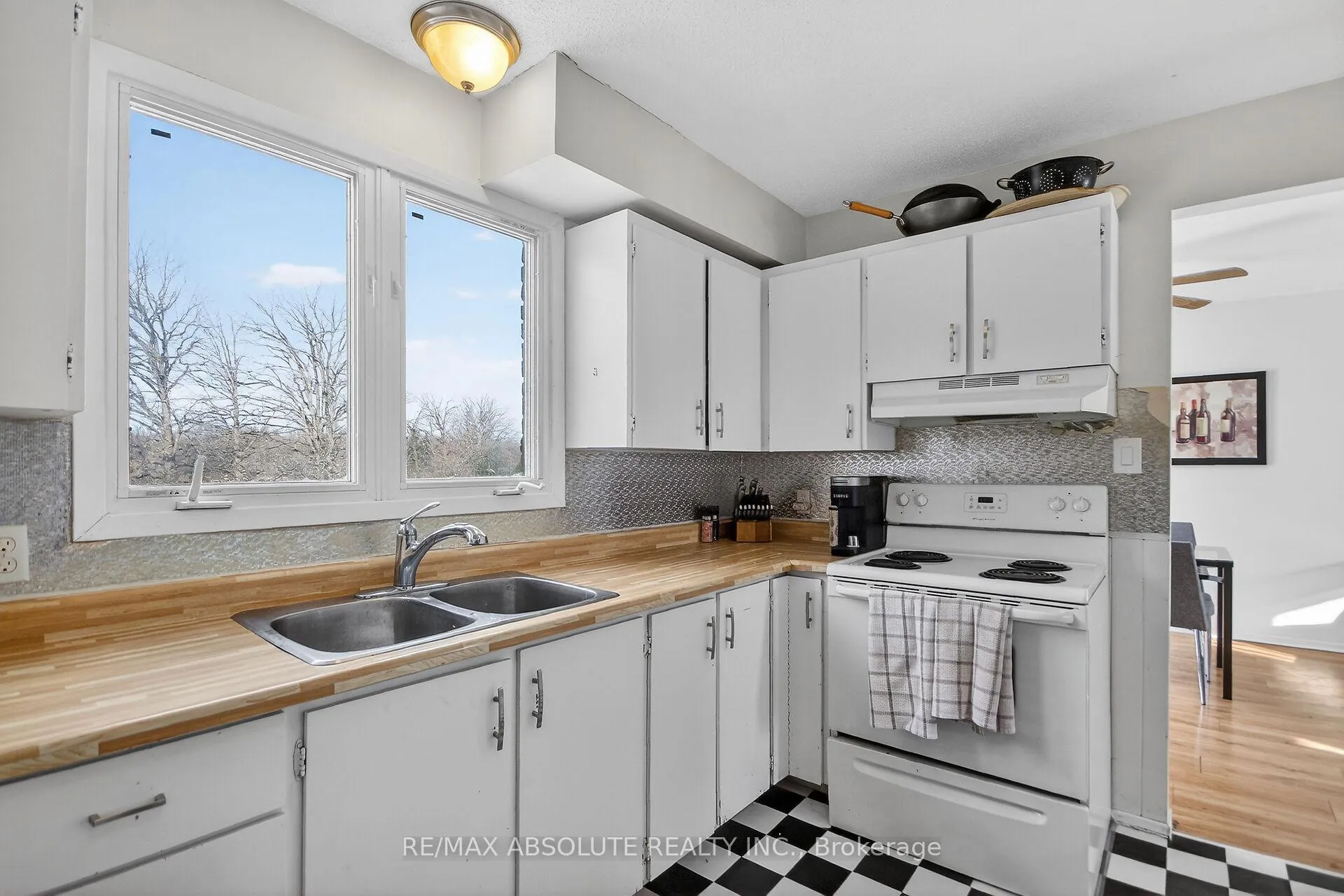 Photo 9 of Unit 12, 68 King Street, Ottawa, Richmond — HOMEH
