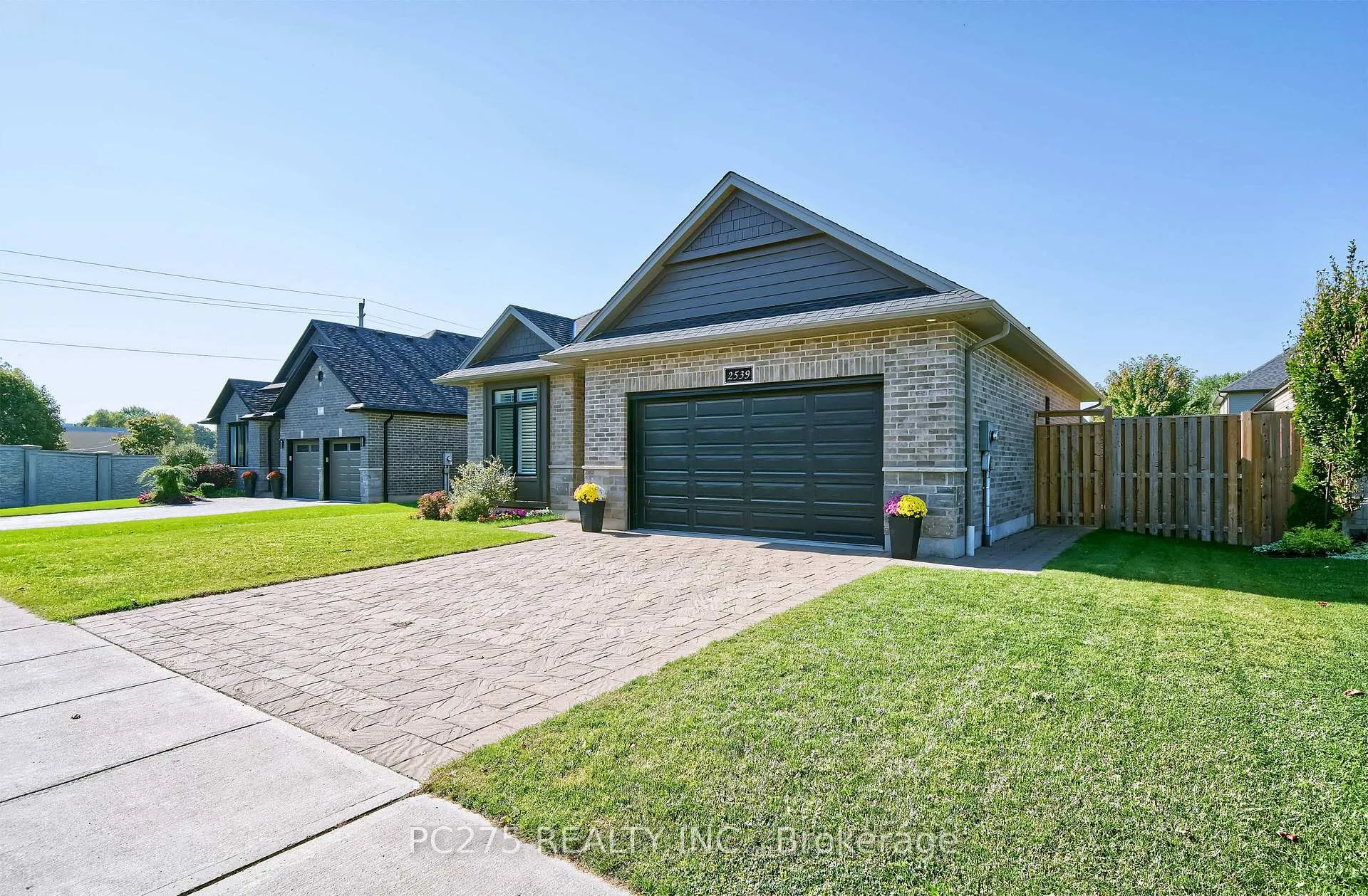 Photo 2 of 2539 Bond Street, Strathroy-Caradoc, Mount Brydges — HOMEH