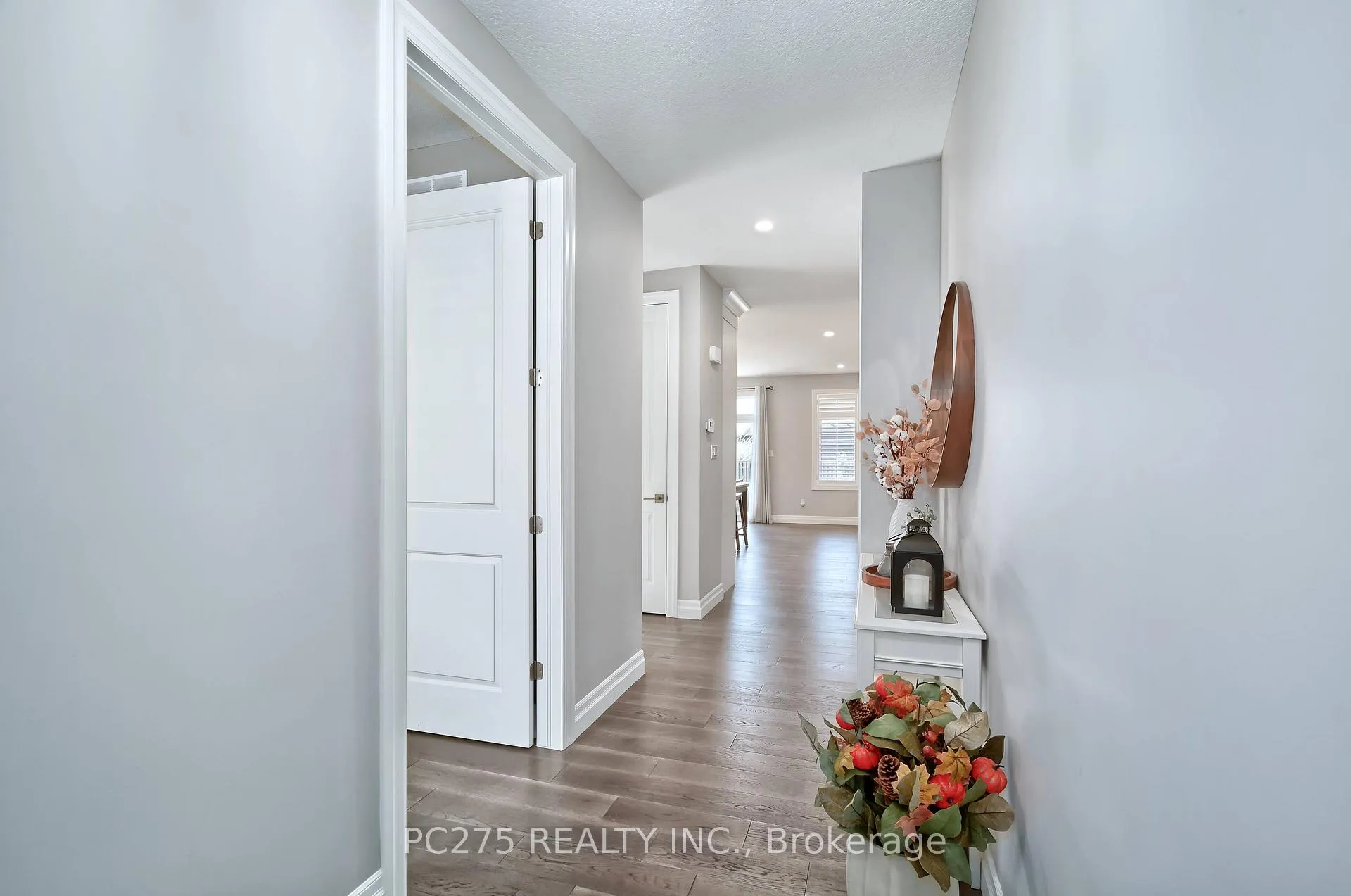 Photo 4 of 2539 Bond Street, Strathroy-Caradoc, Mount Brydges — HOMEH