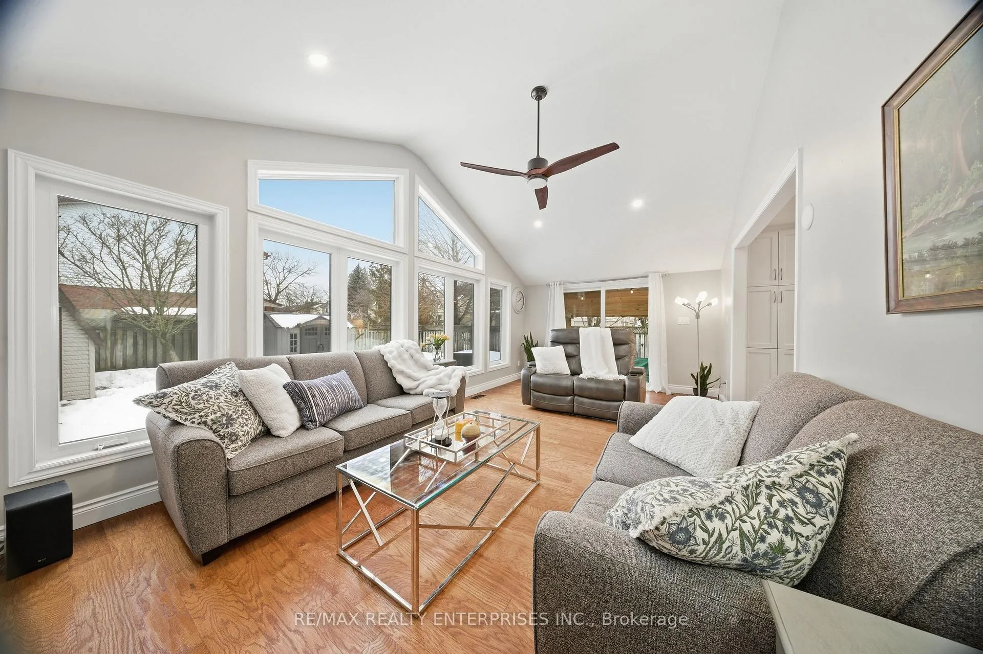 Photo 3 of 328 Burnett Avenue, Cambridge — HOMEH