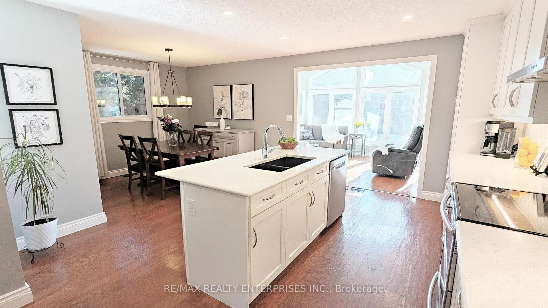 Photo 7 of 328 Burnett Avenue, Cambridge — HOMEH