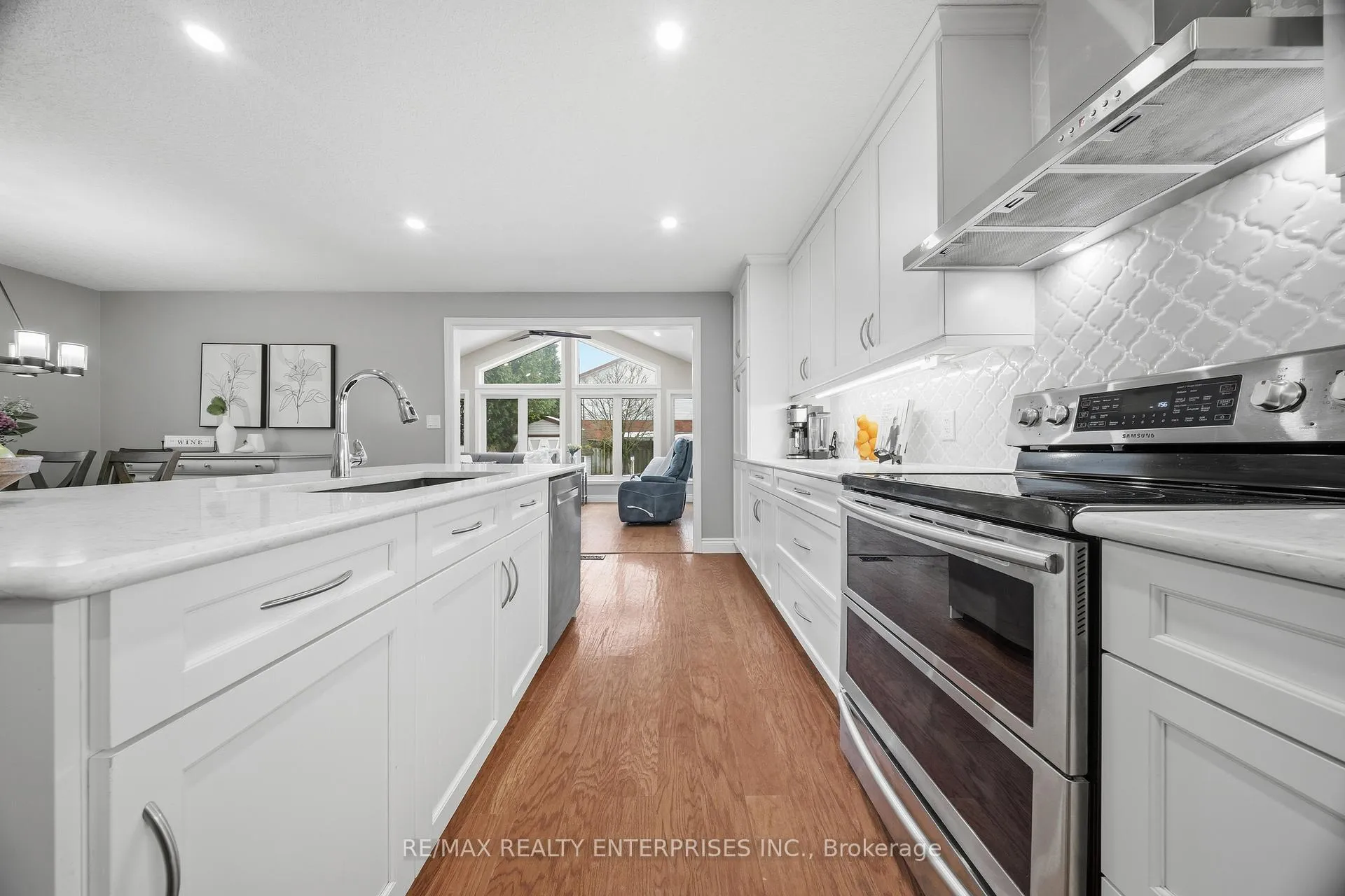 Photo 12 of 328 Burnett Avenue, Cambridge — HOMEH