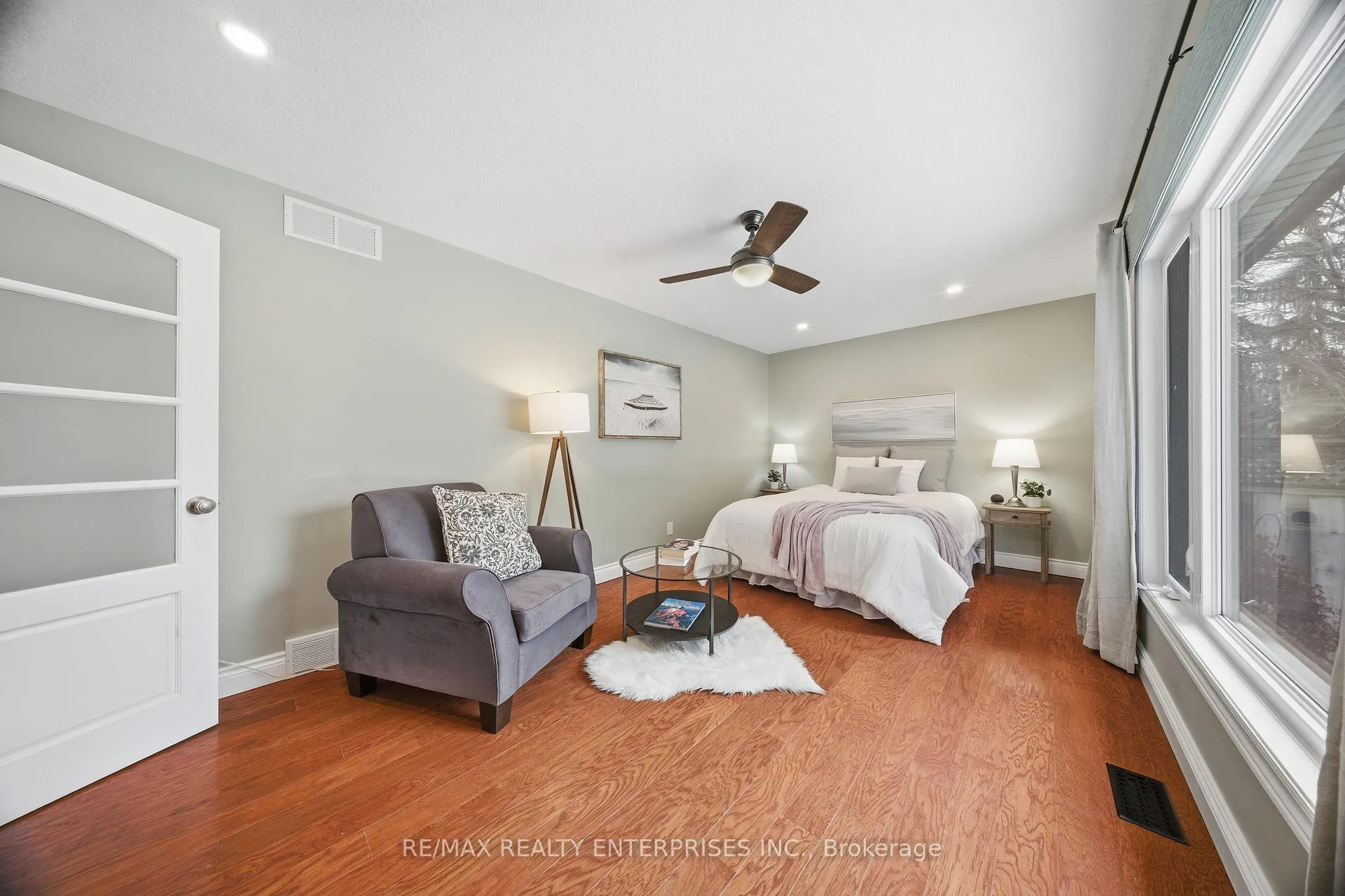 Photo 13 of 328 Burnett Avenue, Cambridge — HOMEH
