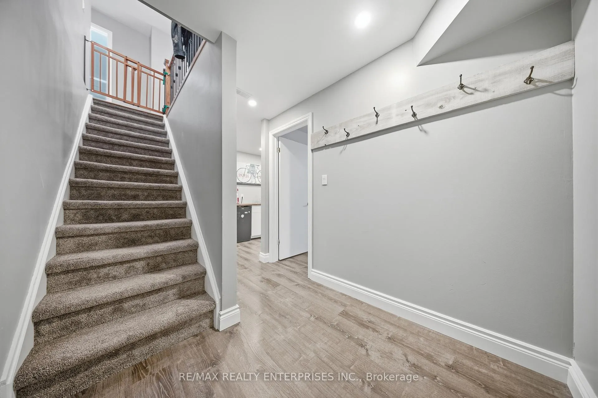 Photo 21 of 328 Burnett Avenue, Cambridge — HOMEH