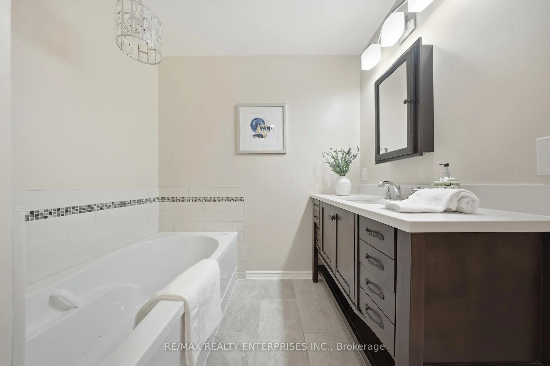 Photo 26 of 328 Burnett Avenue, Cambridge — HOMEH