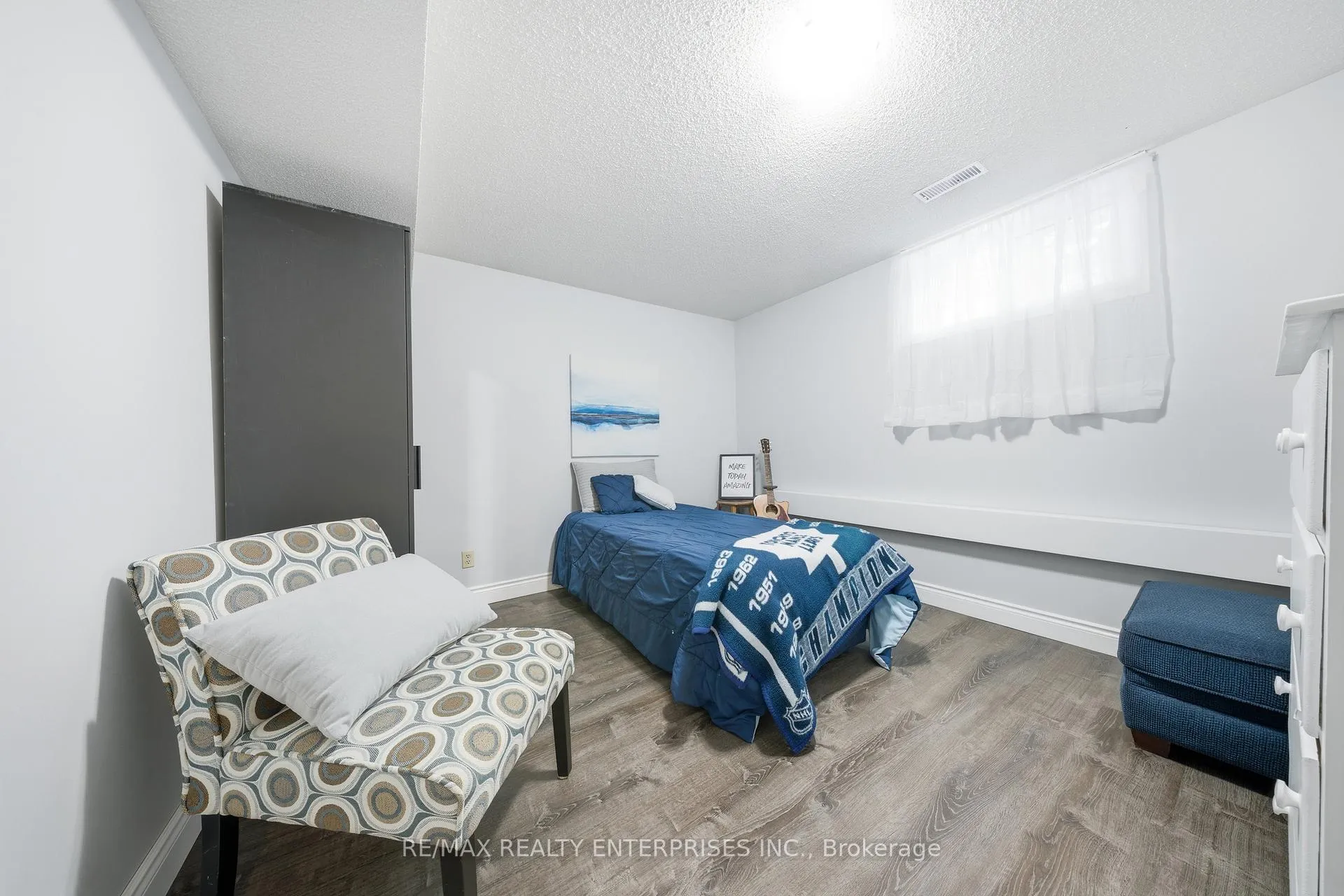 Photo 28 of 328 Burnett Avenue, Cambridge — HOMEH