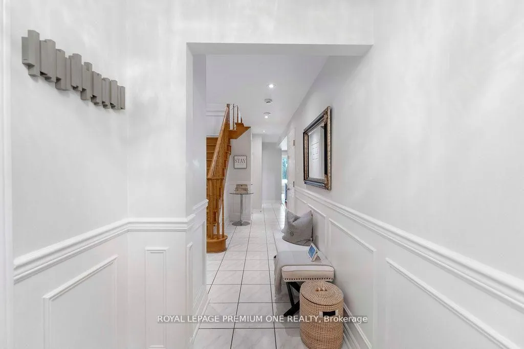 Photo 4 of 99 Senator Way, Caledon, Bolton North — HOMEH