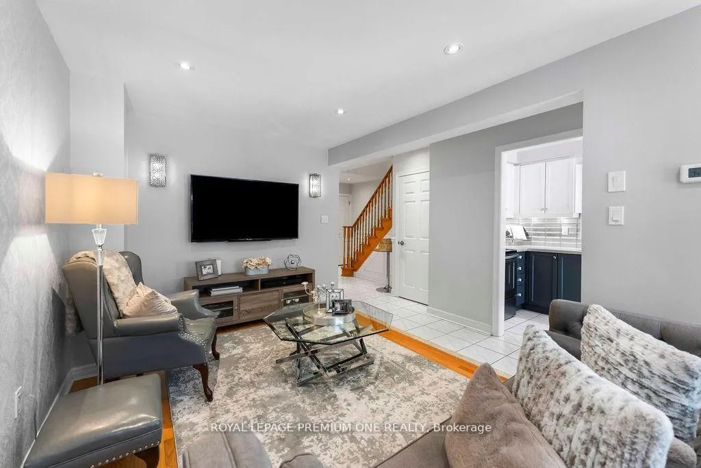 Photo 8 of 99 Senator Way, Caledon, Bolton North — HOMEH