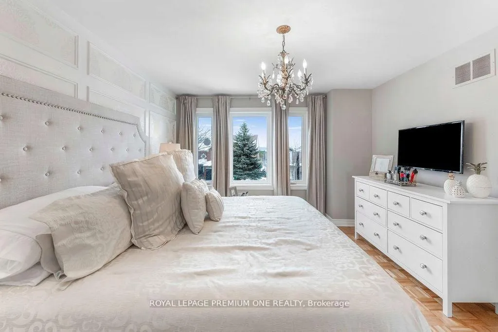 Photo 25 of 99 Senator Way, Caledon, Bolton North — HOMEH
