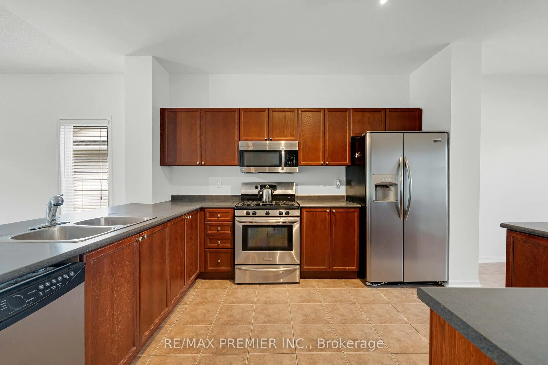 Photo 10 of 67 Meadowlark Boulevard, Wasaga Beach — HOMEH