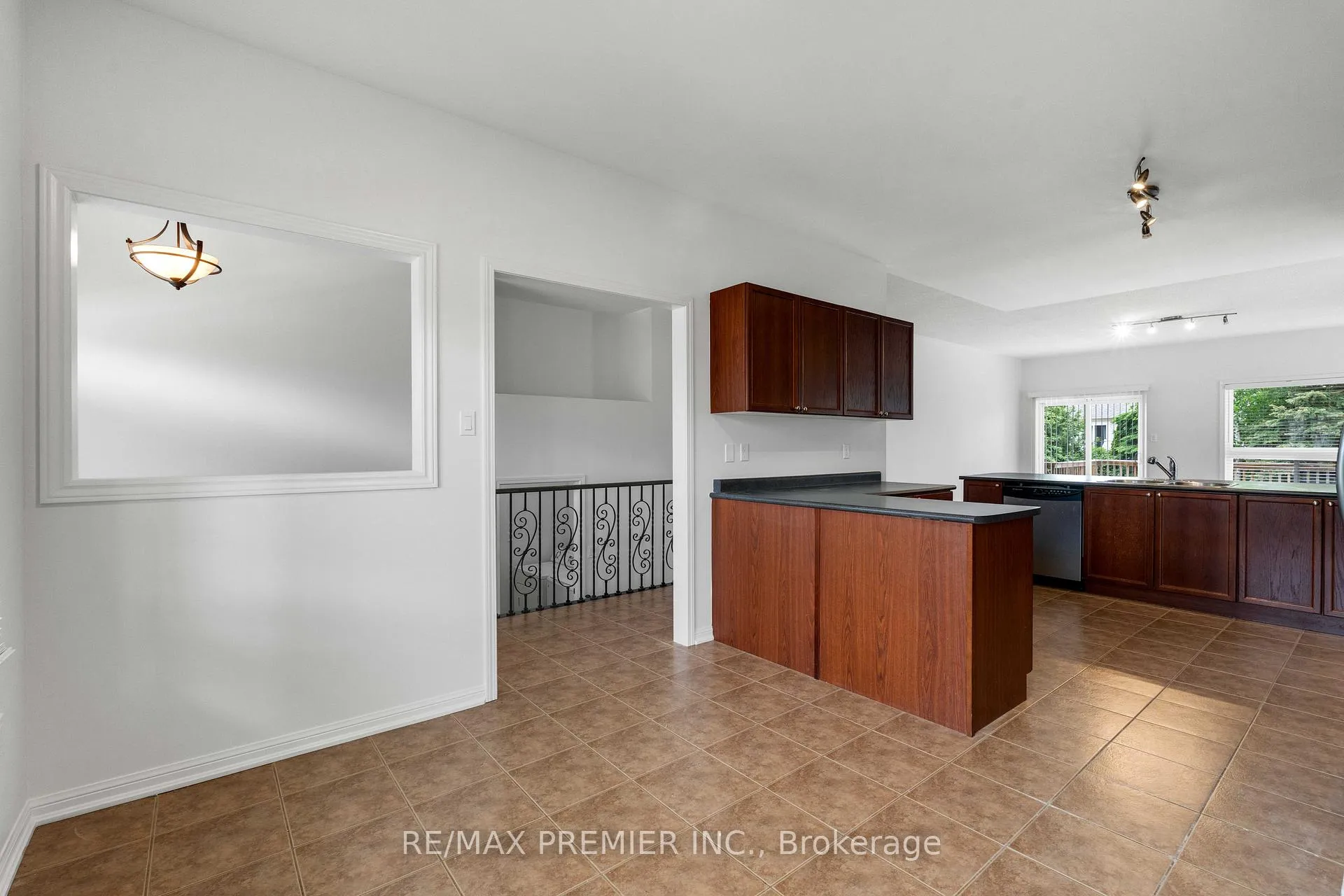 Photo 11 of 67 Meadowlark Boulevard, Wasaga Beach — HOMEH