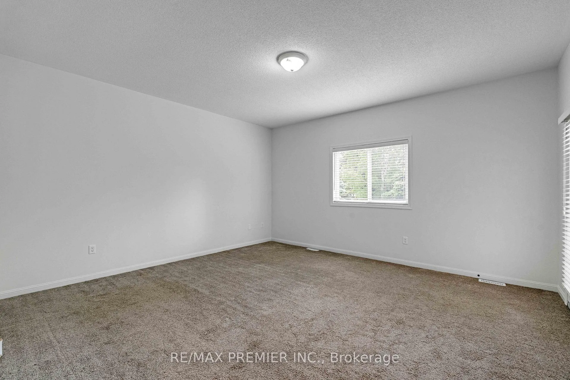 Photo 12 of 67 Meadowlark Boulevard, Wasaga Beach — HOMEH